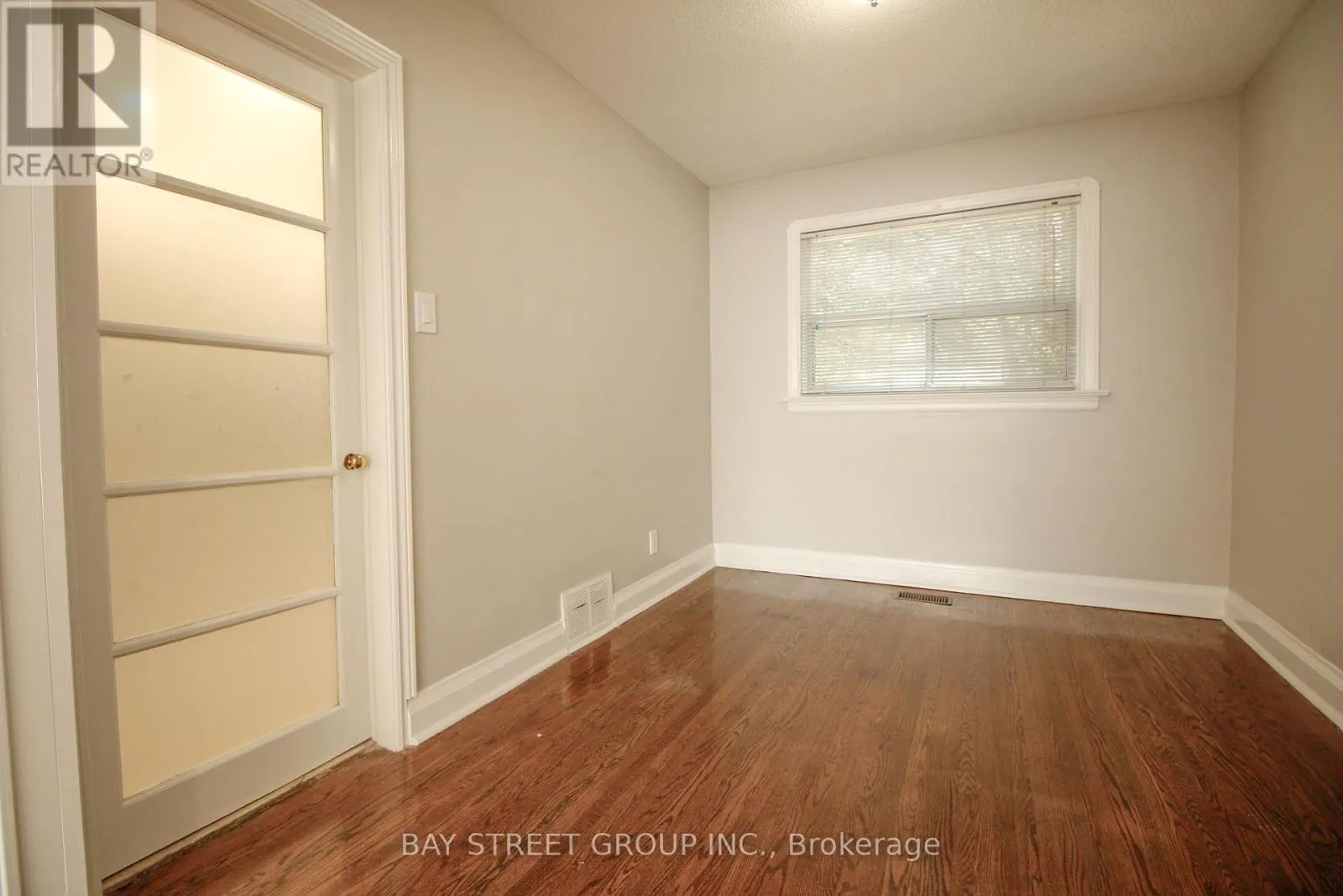 946 EGLINTON AVENUE E