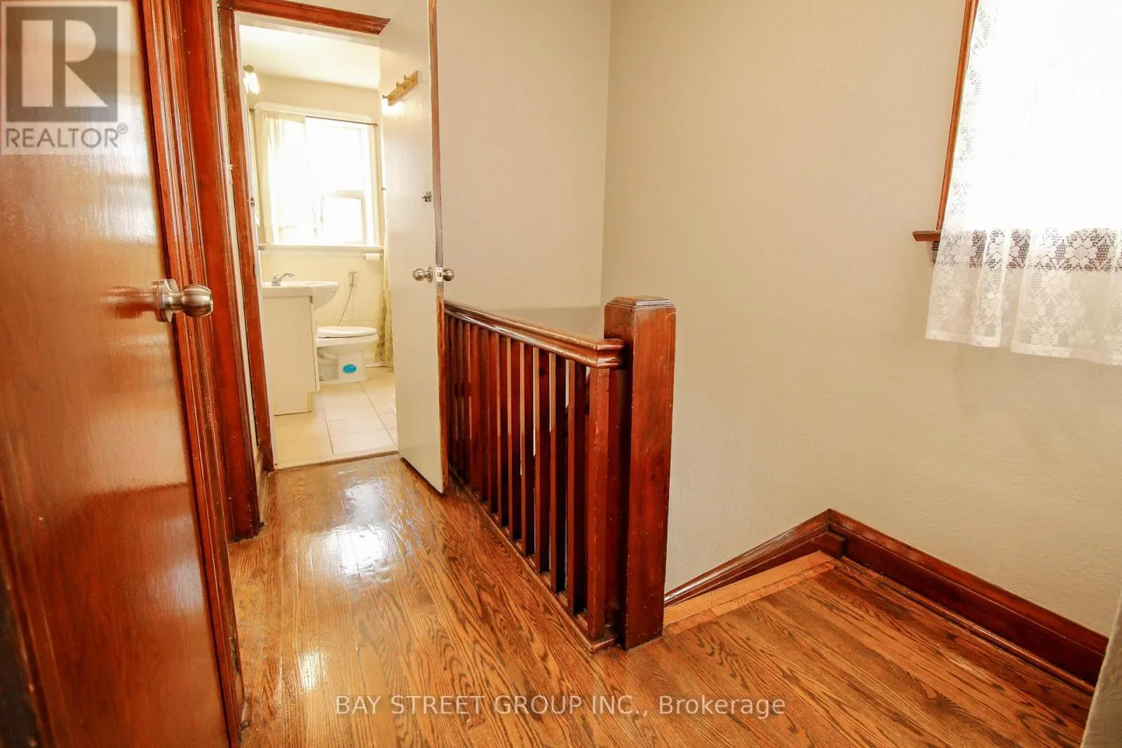 946 EGLINTON AVENUE E