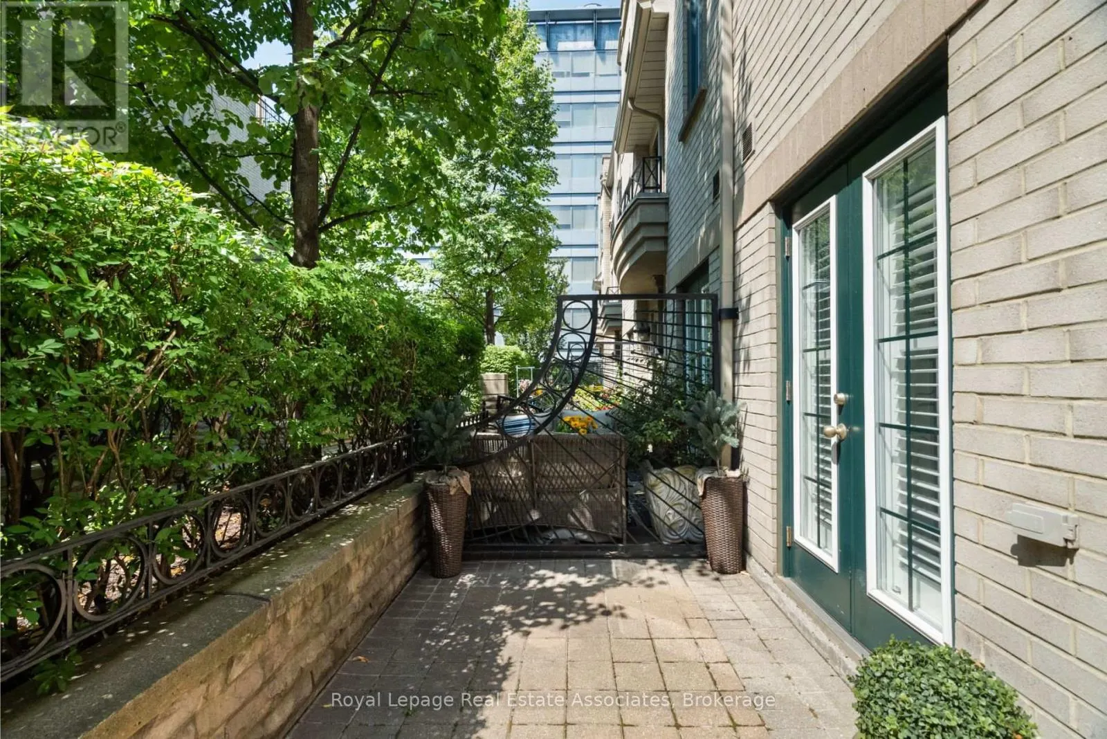 8 - 1 BAXTER STREET