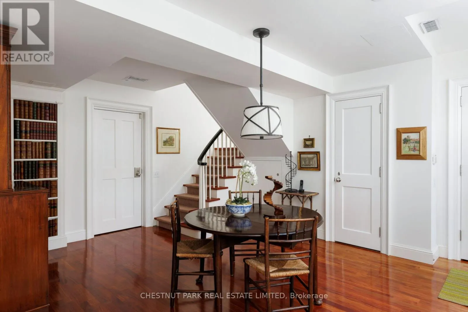 TH6 - 94 CRESCENT ROAD