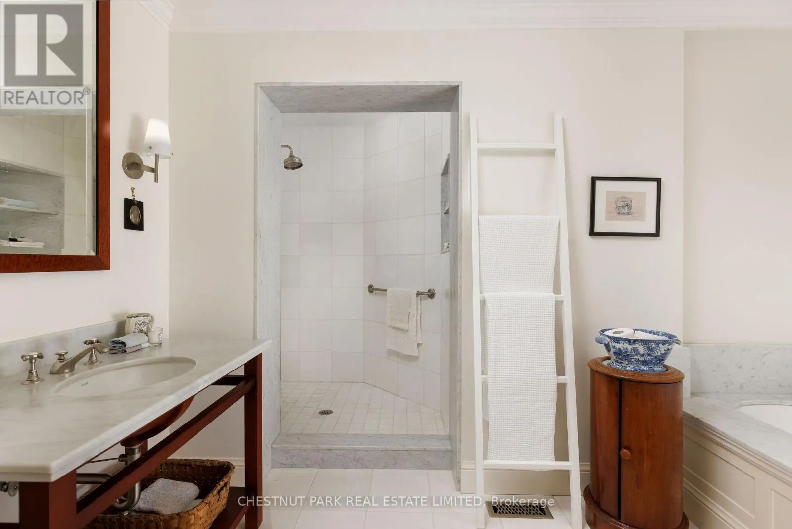 TH6 - 94 CRESCENT ROAD
