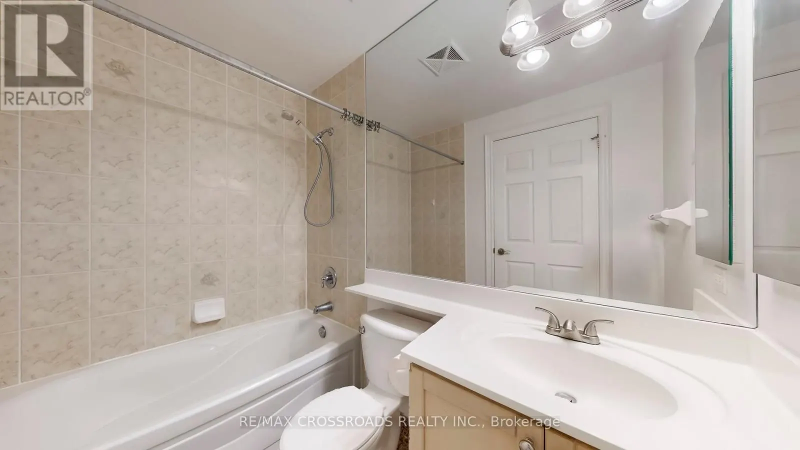 PH1 - 15 GREENVIEW AVENUE