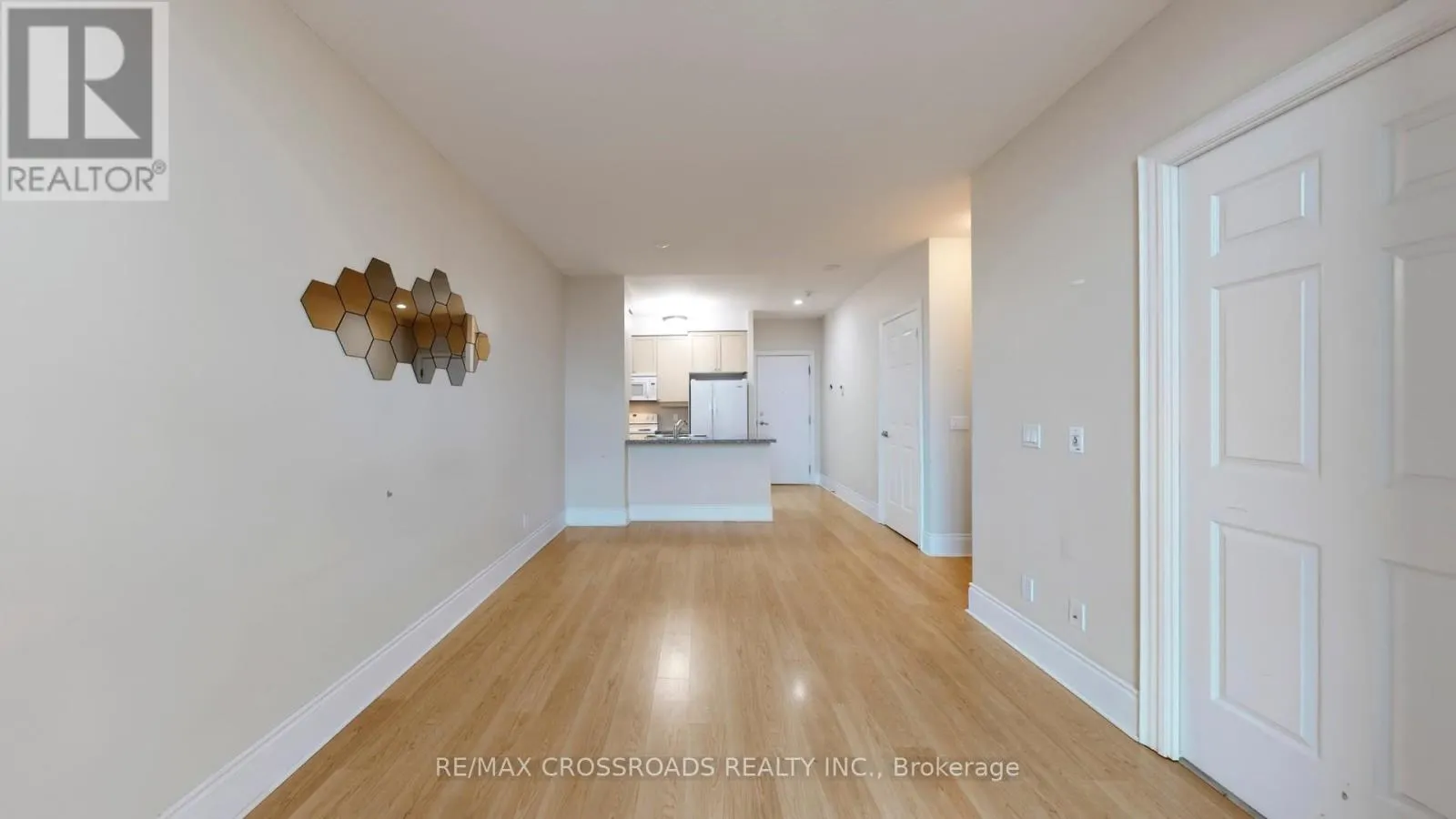 PH1 - 15 GREENVIEW AVENUE
