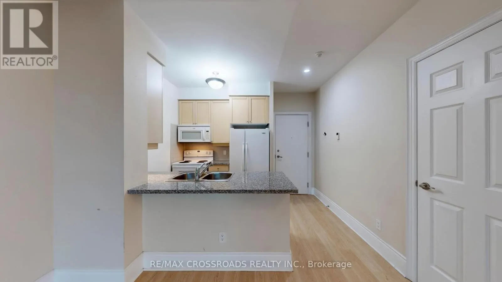 PH1 - 15 GREENVIEW AVENUE