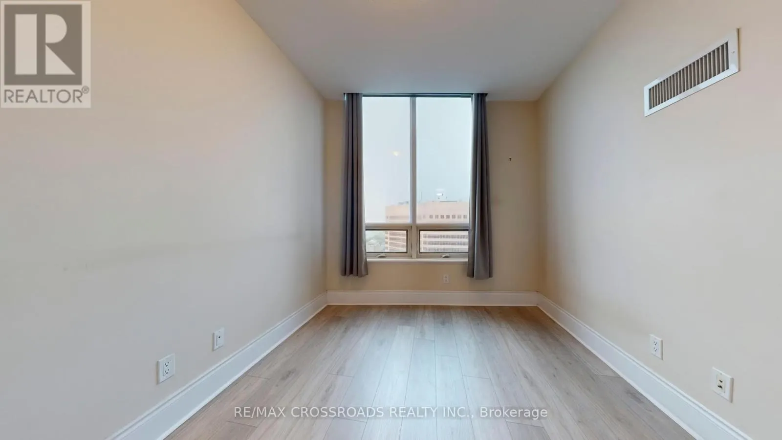 PH1 - 15 GREENVIEW AVENUE