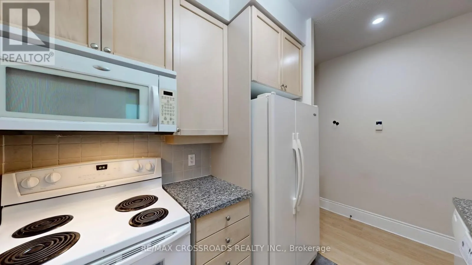 PH1 - 15 GREENVIEW AVENUE