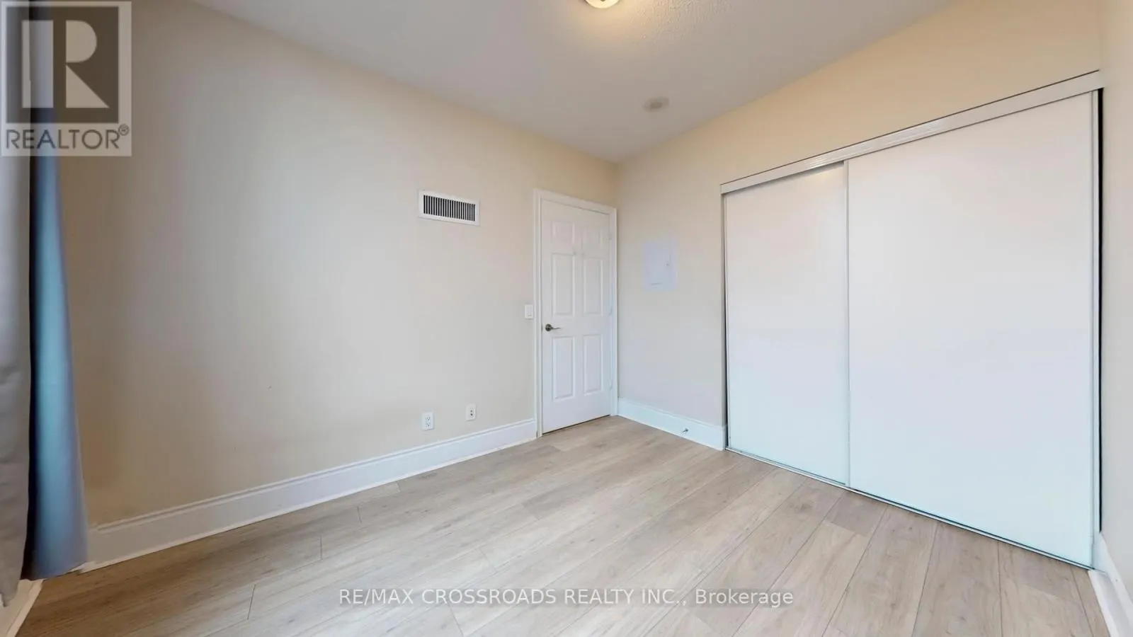 PH1 - 15 GREENVIEW AVENUE