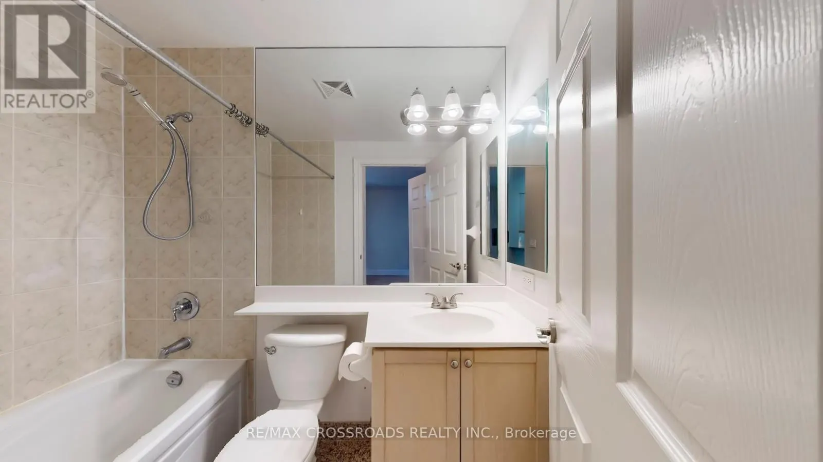 PH1 - 15 GREENVIEW AVENUE