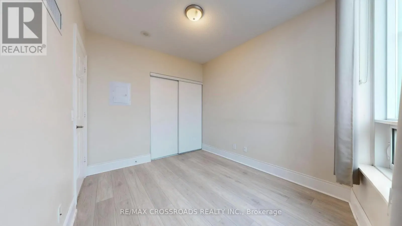 PH1 - 15 GREENVIEW AVENUE