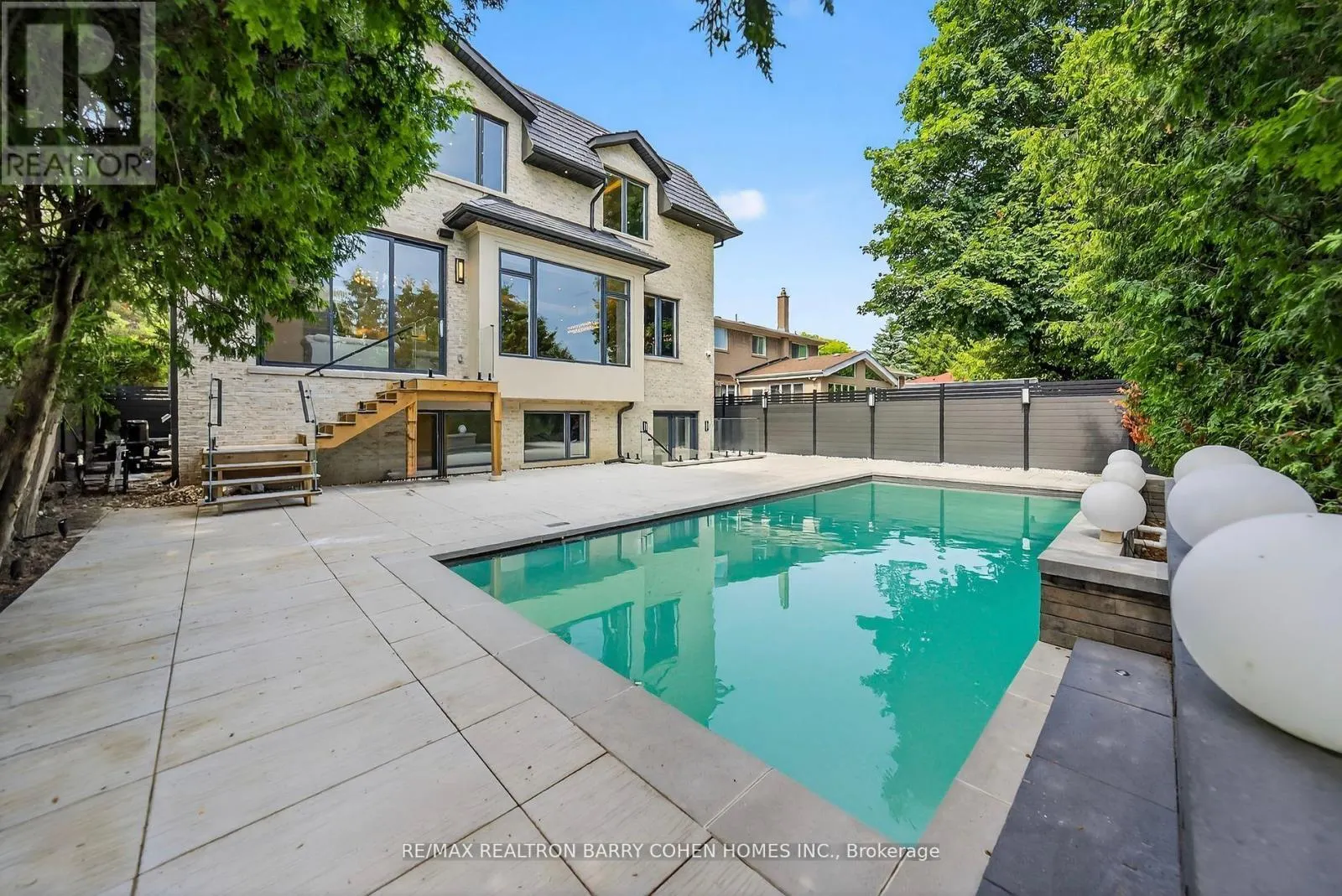 35 FOURSOME CRESCENT