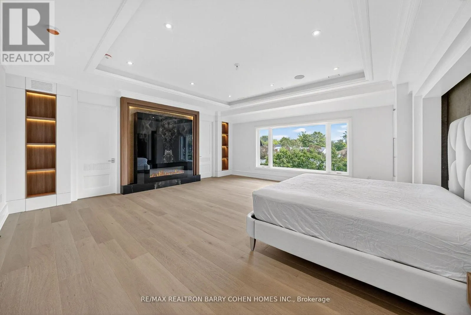 35 FOURSOME CRESCENT