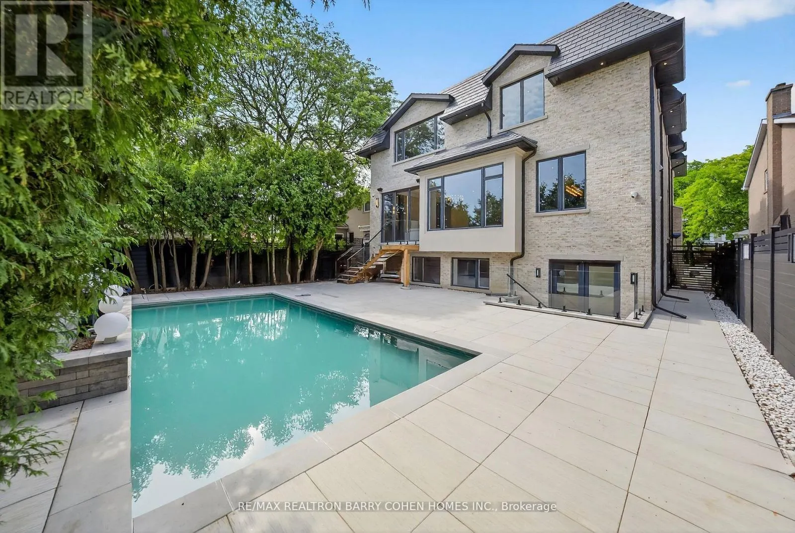 35 FOURSOME CRESCENT