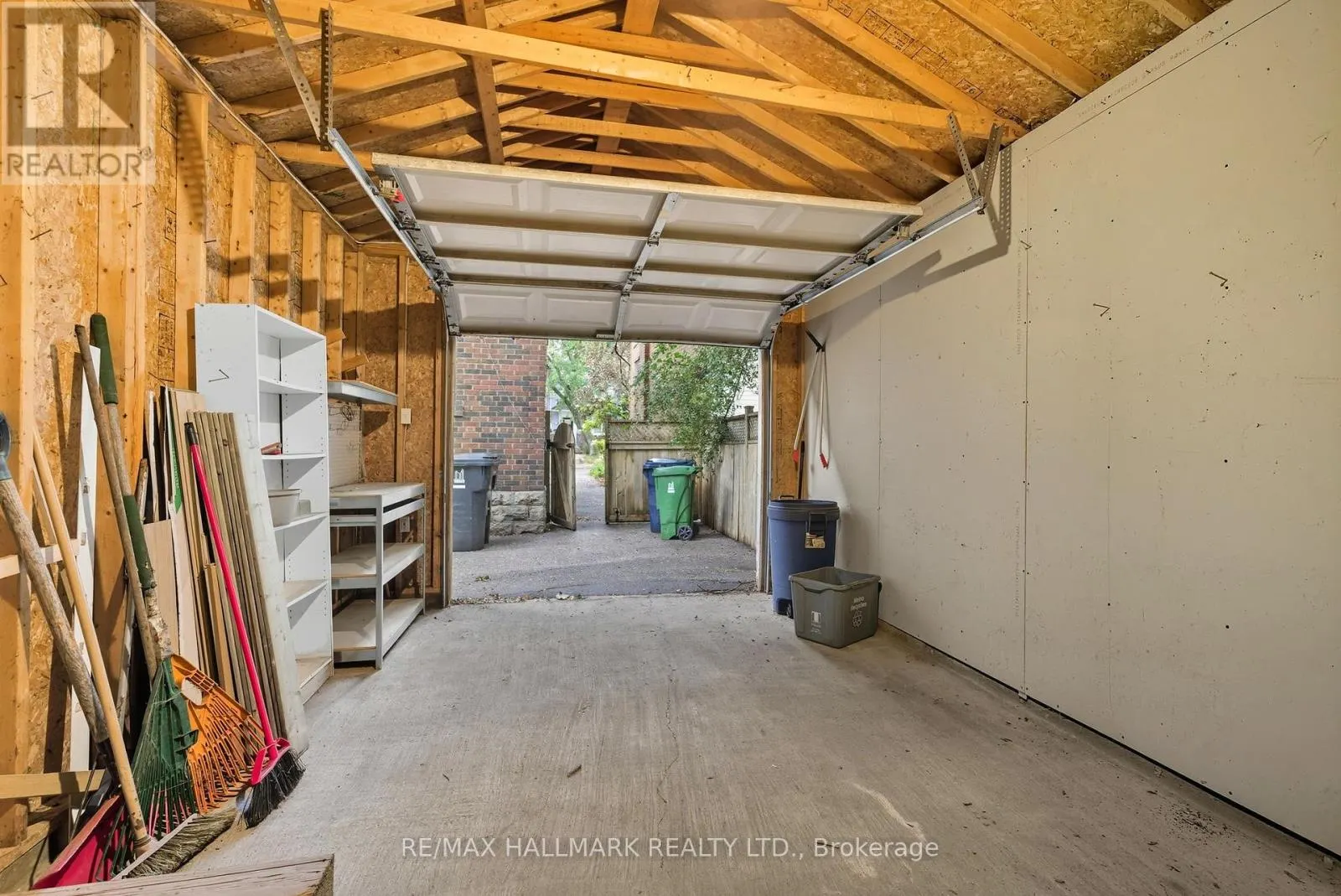 386 BELSIZE DRIVE