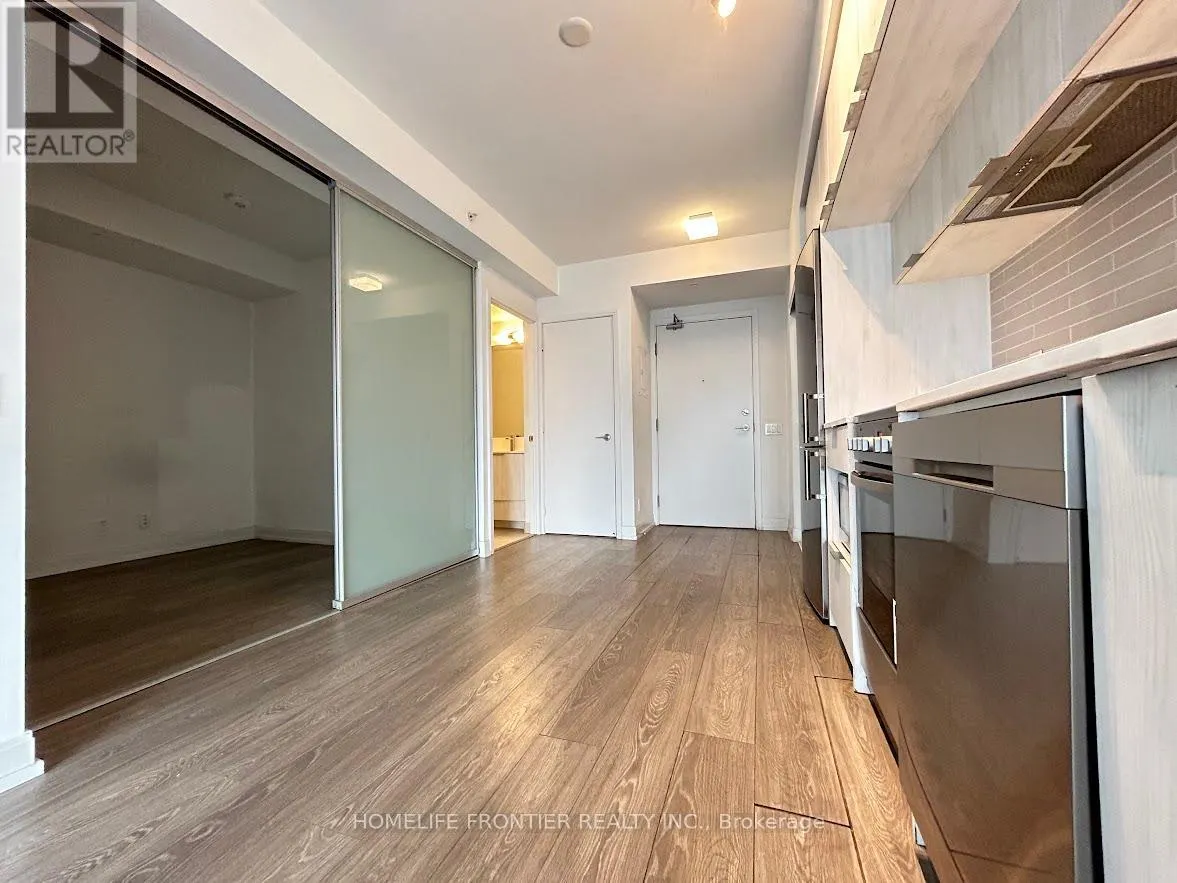 906 - 181 DUNDAS STREET E