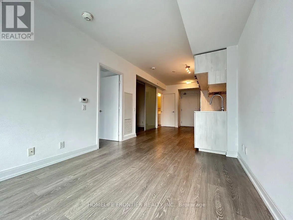 906 - 181 DUNDAS STREET E