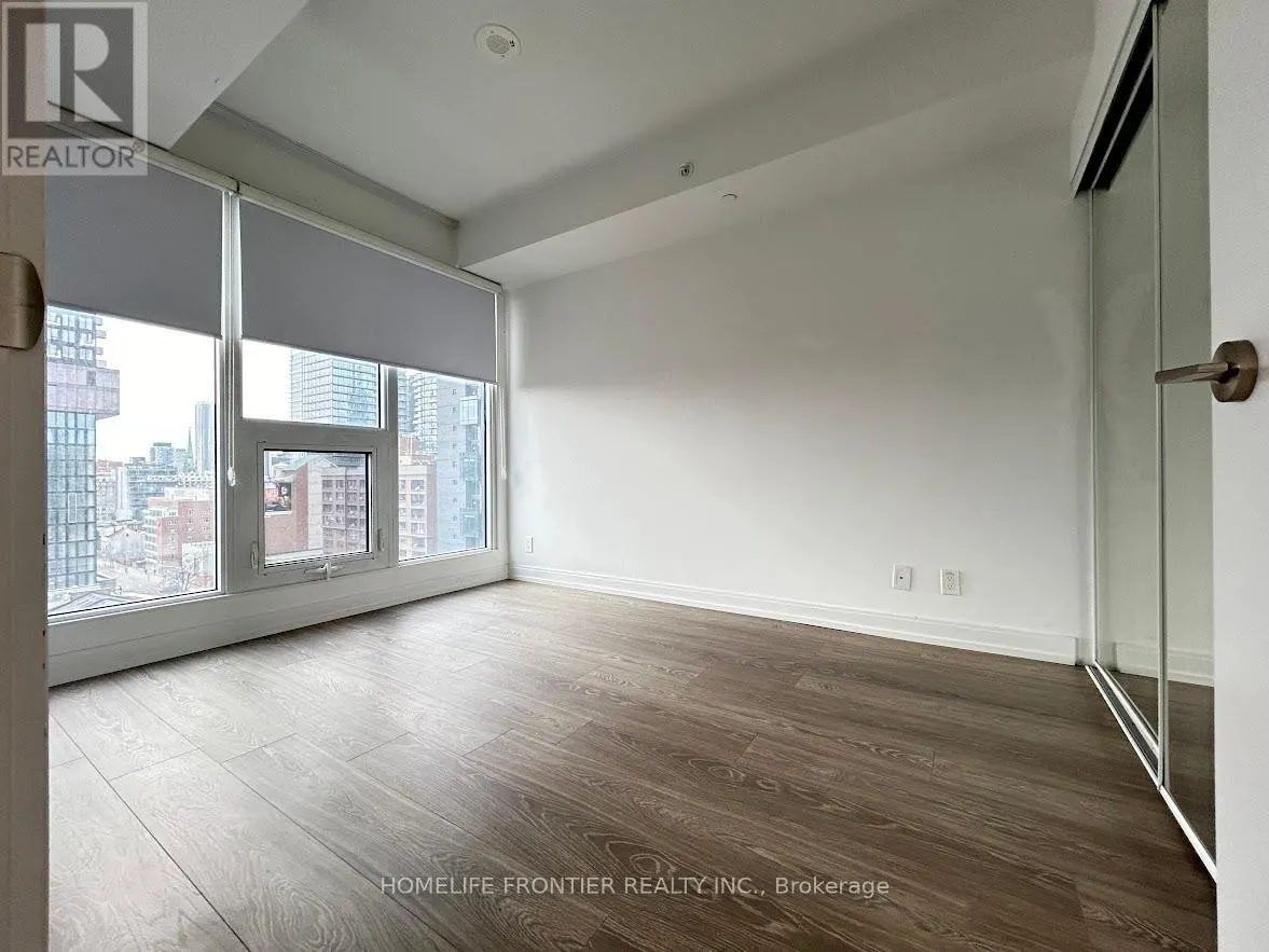 906 - 181 DUNDAS STREET E