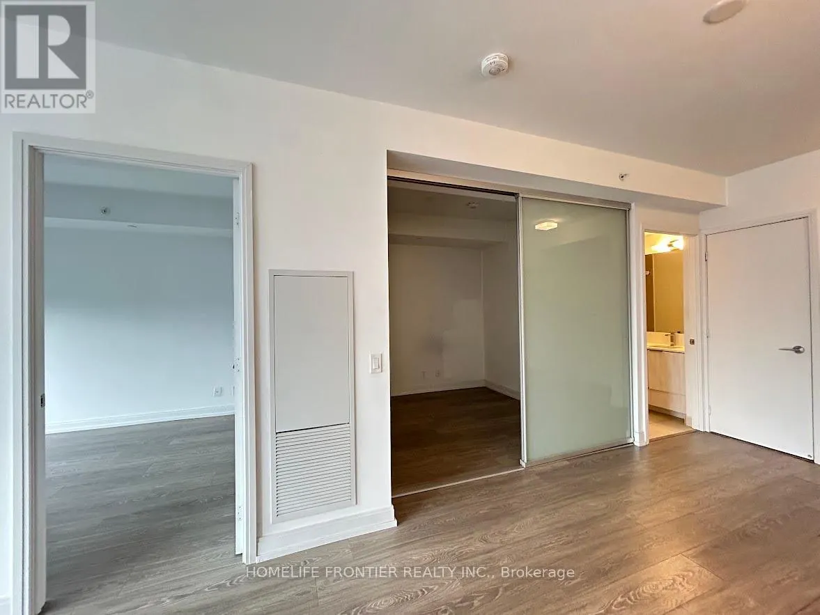 906 - 181 DUNDAS STREET E