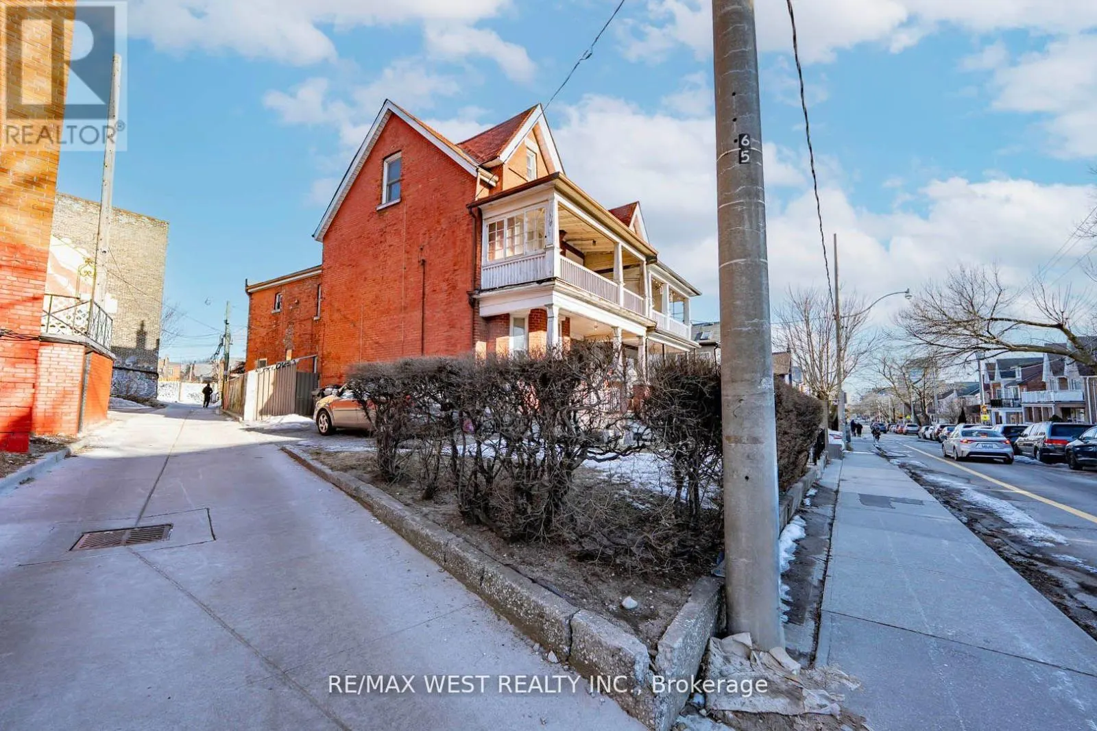 217 GLADSTONE AVENUE