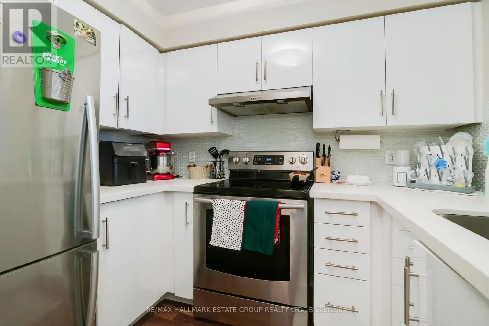 1909 - 35 FINCH AVENUE E