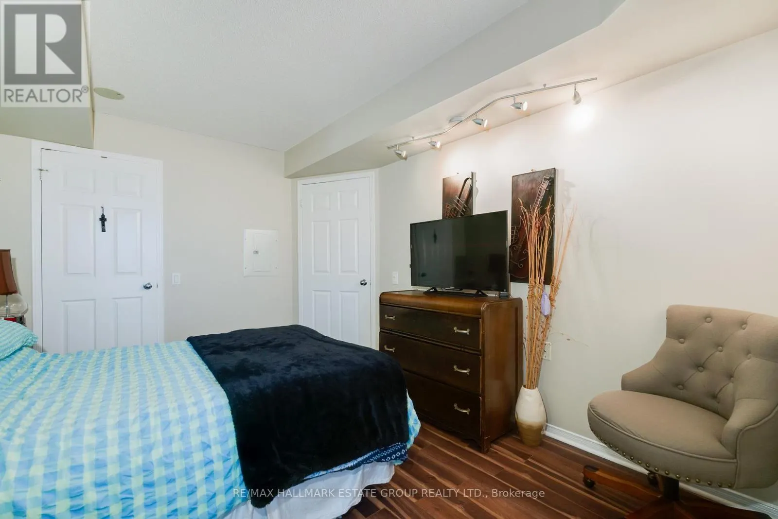 1909 - 35 FINCH AVENUE E