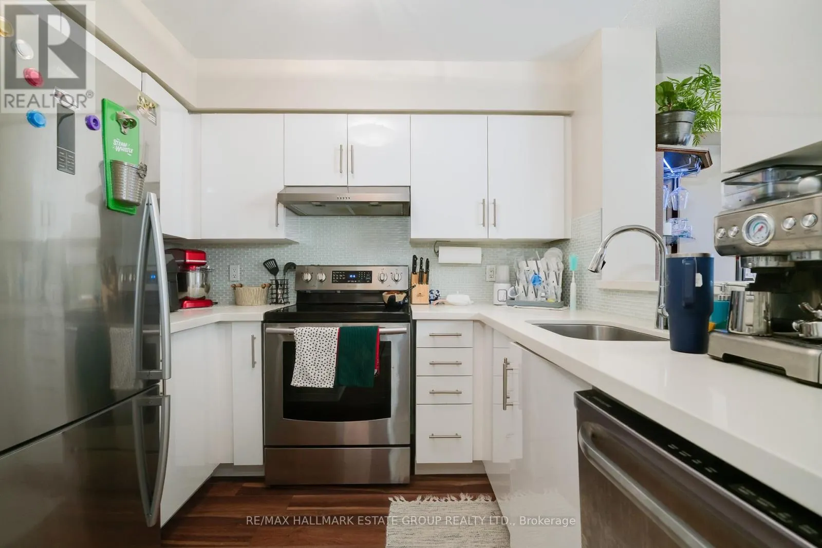 1909 - 35 FINCH AVENUE E