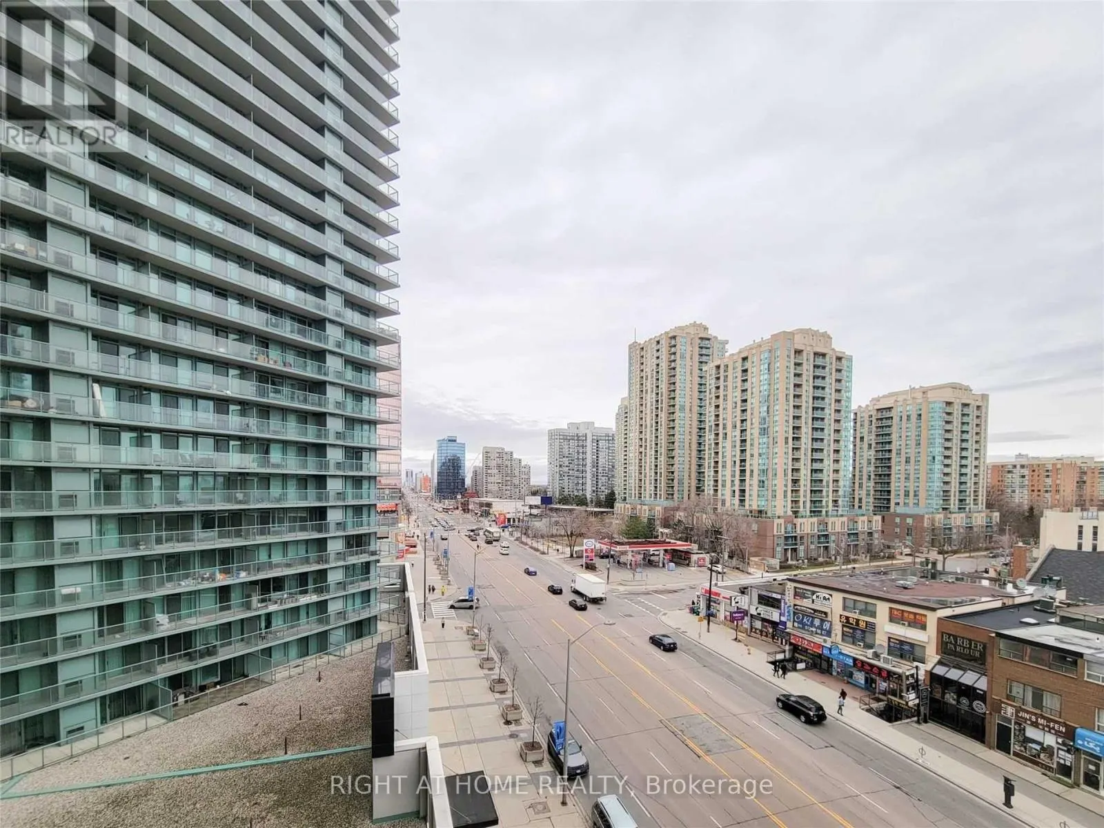 702 - 5500 YONGE STREET