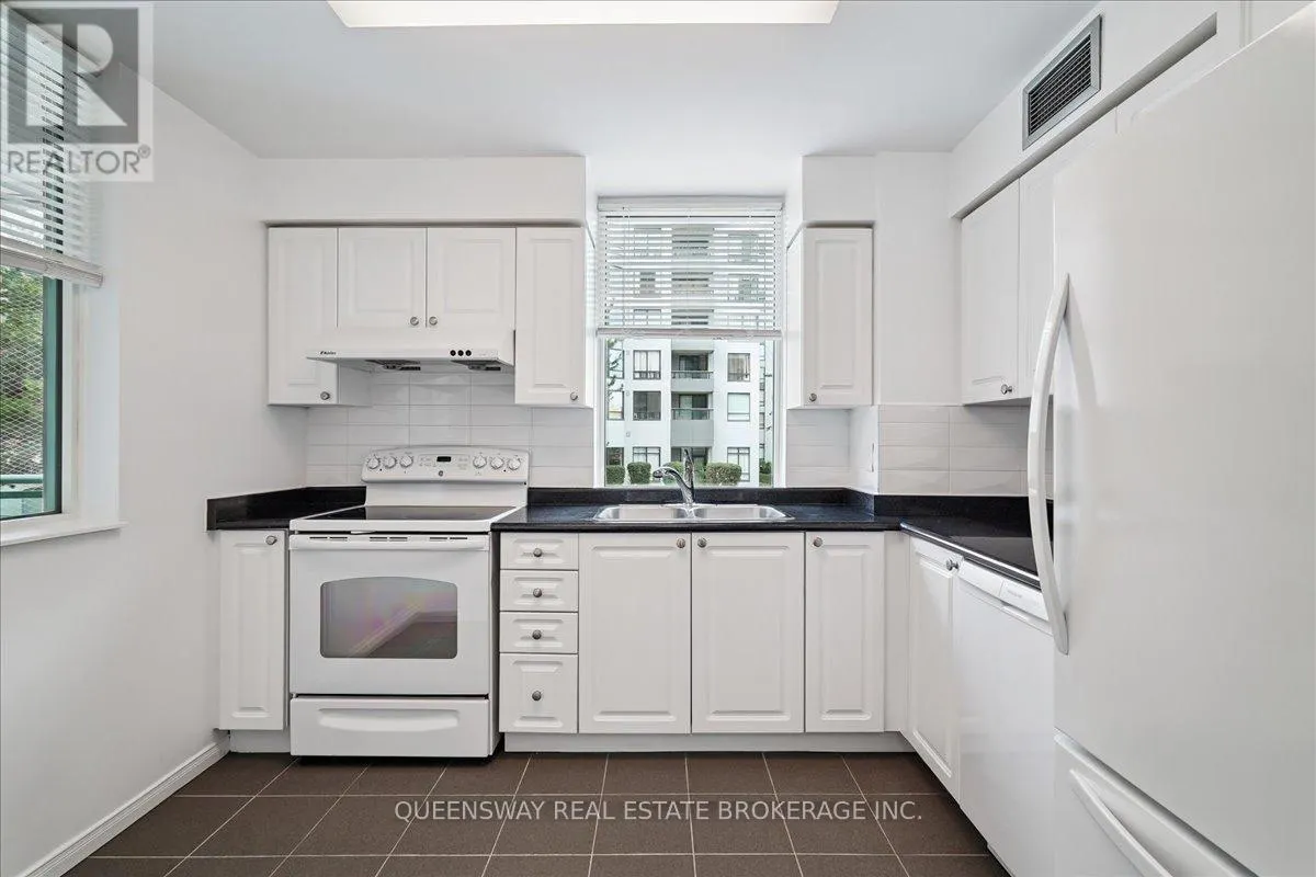 200 - 28 PEMBERTON AVENUE