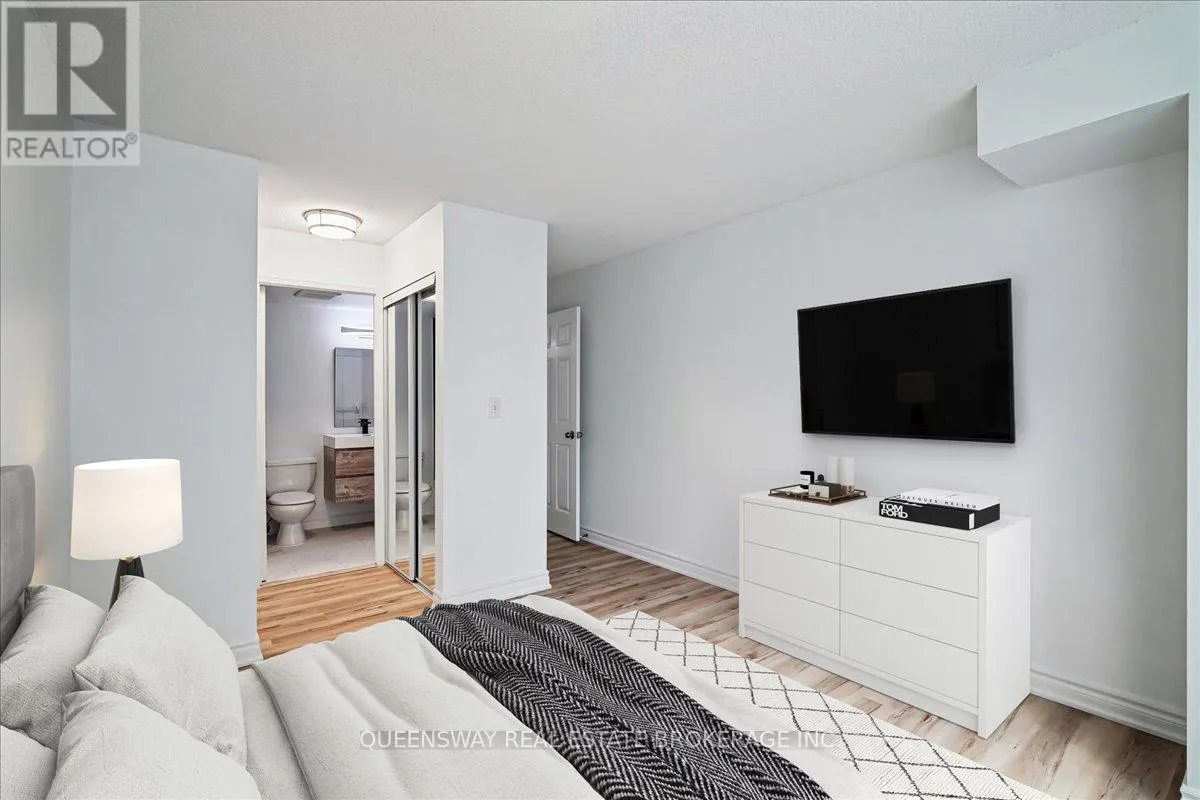 200 - 28 PEMBERTON AVENUE