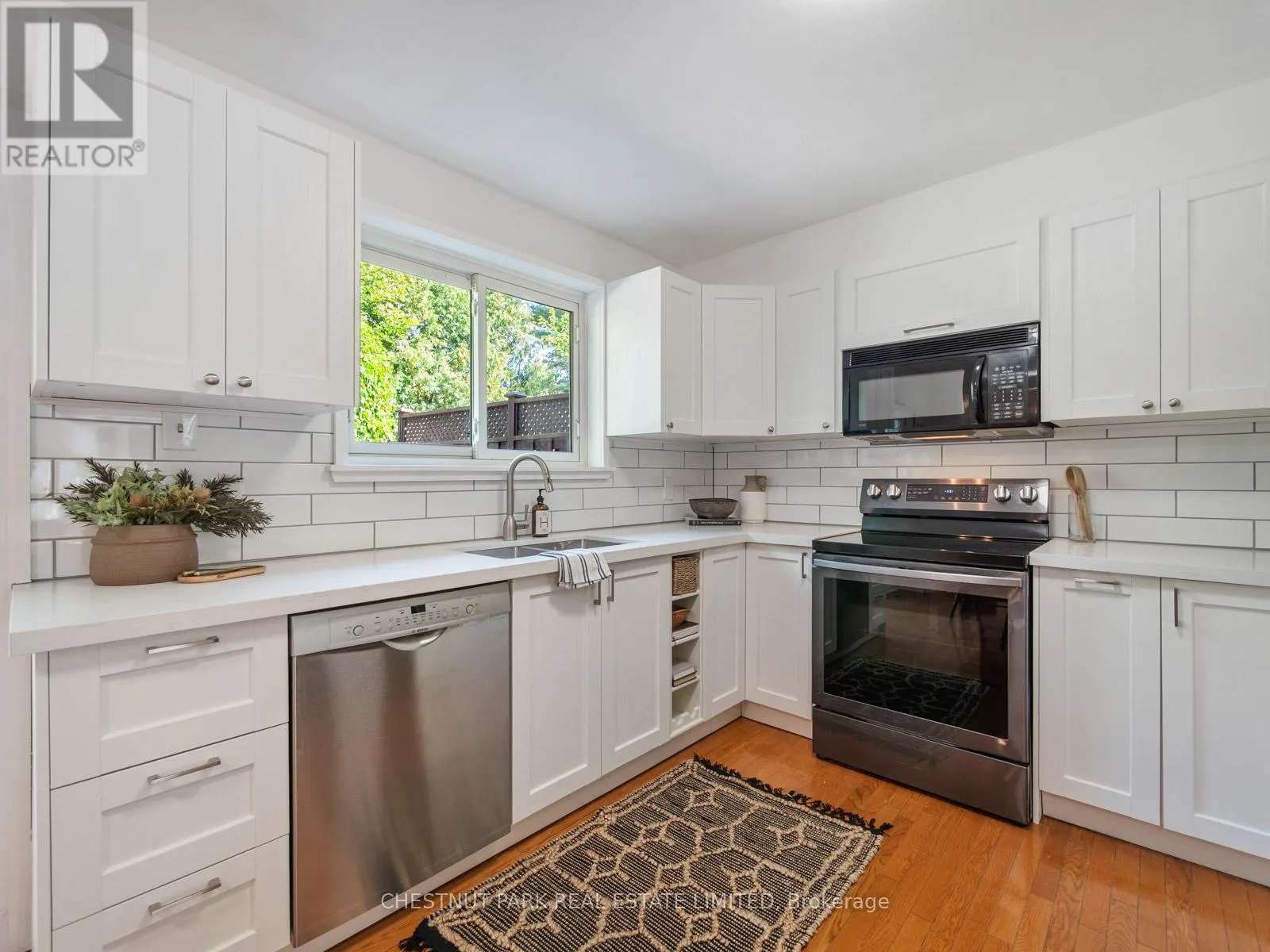 284 HOLLYBERRY TRAIL