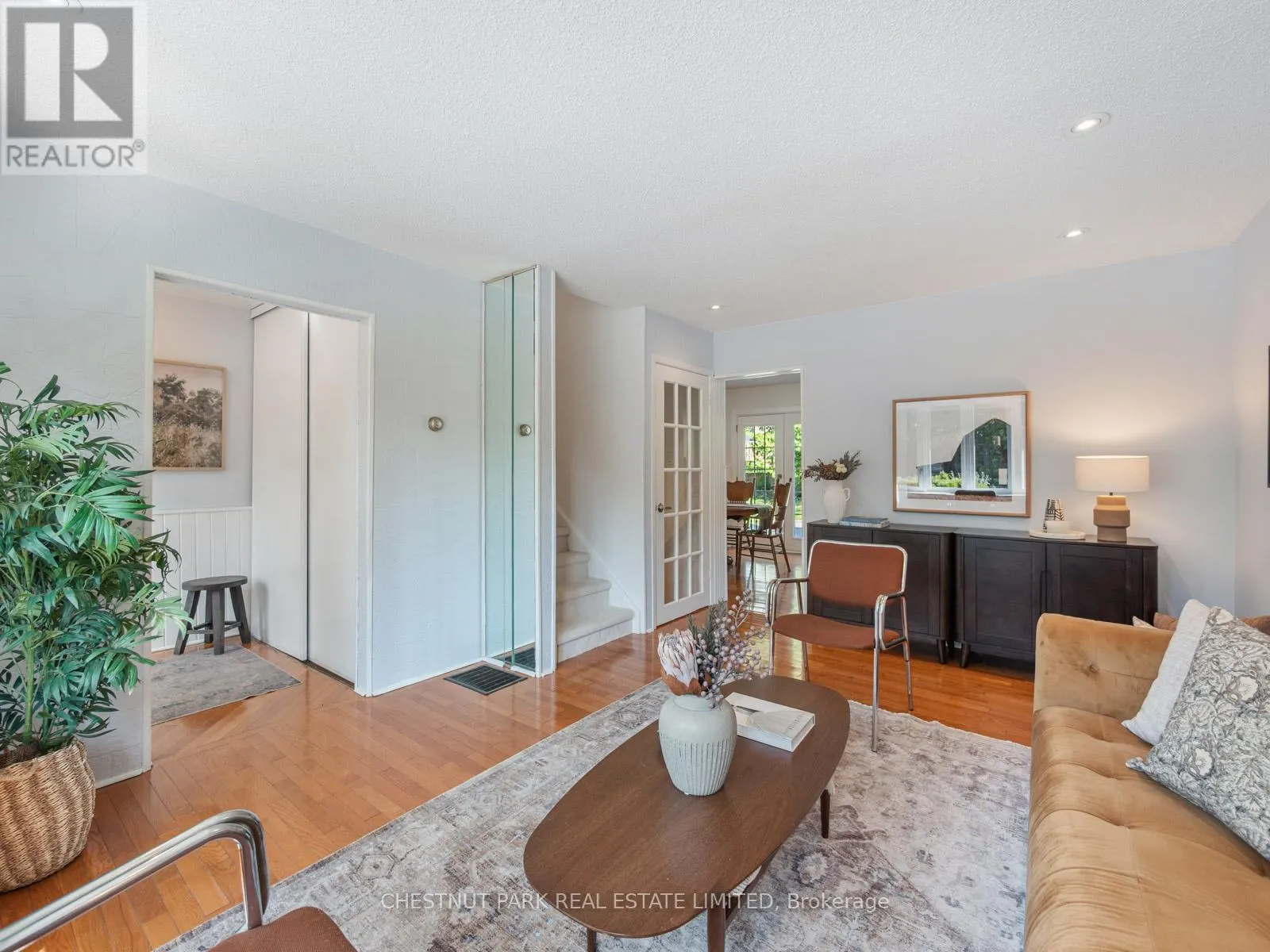 284 HOLLYBERRY TRAIL