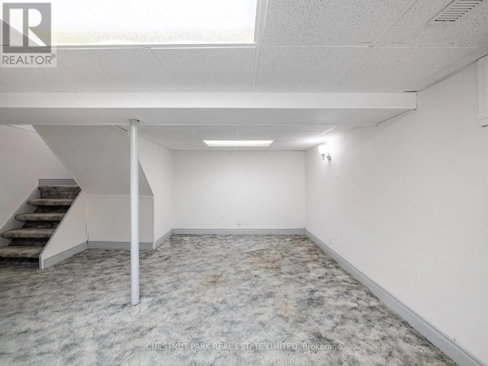 284 HOLLYBERRY TRAIL