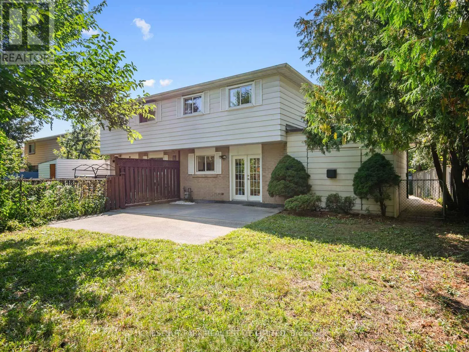 284 HOLLYBERRY TRAIL