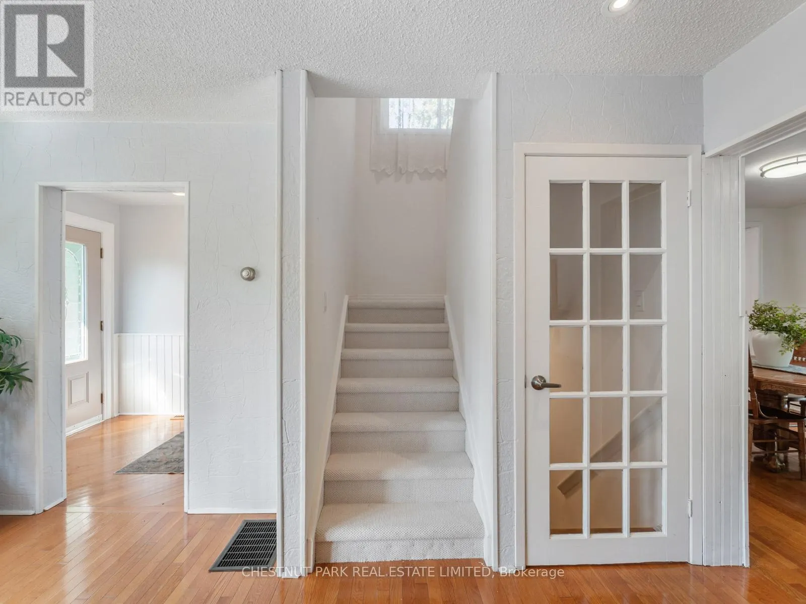 284 HOLLYBERRY TRAIL