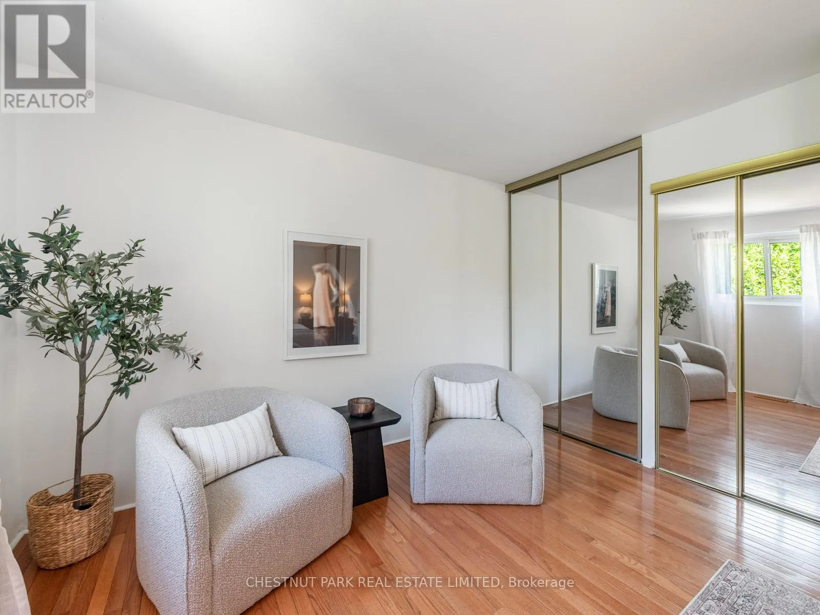 284 HOLLYBERRY TRAIL