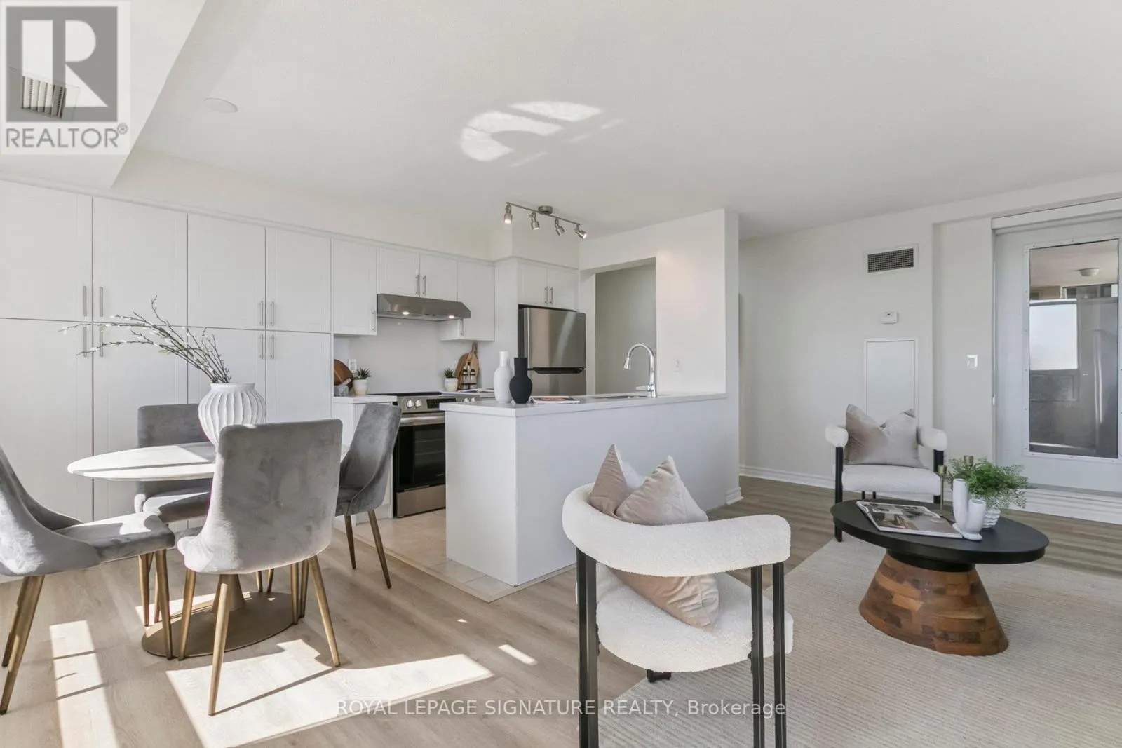 1307 - 18 KENASTON GARDENS