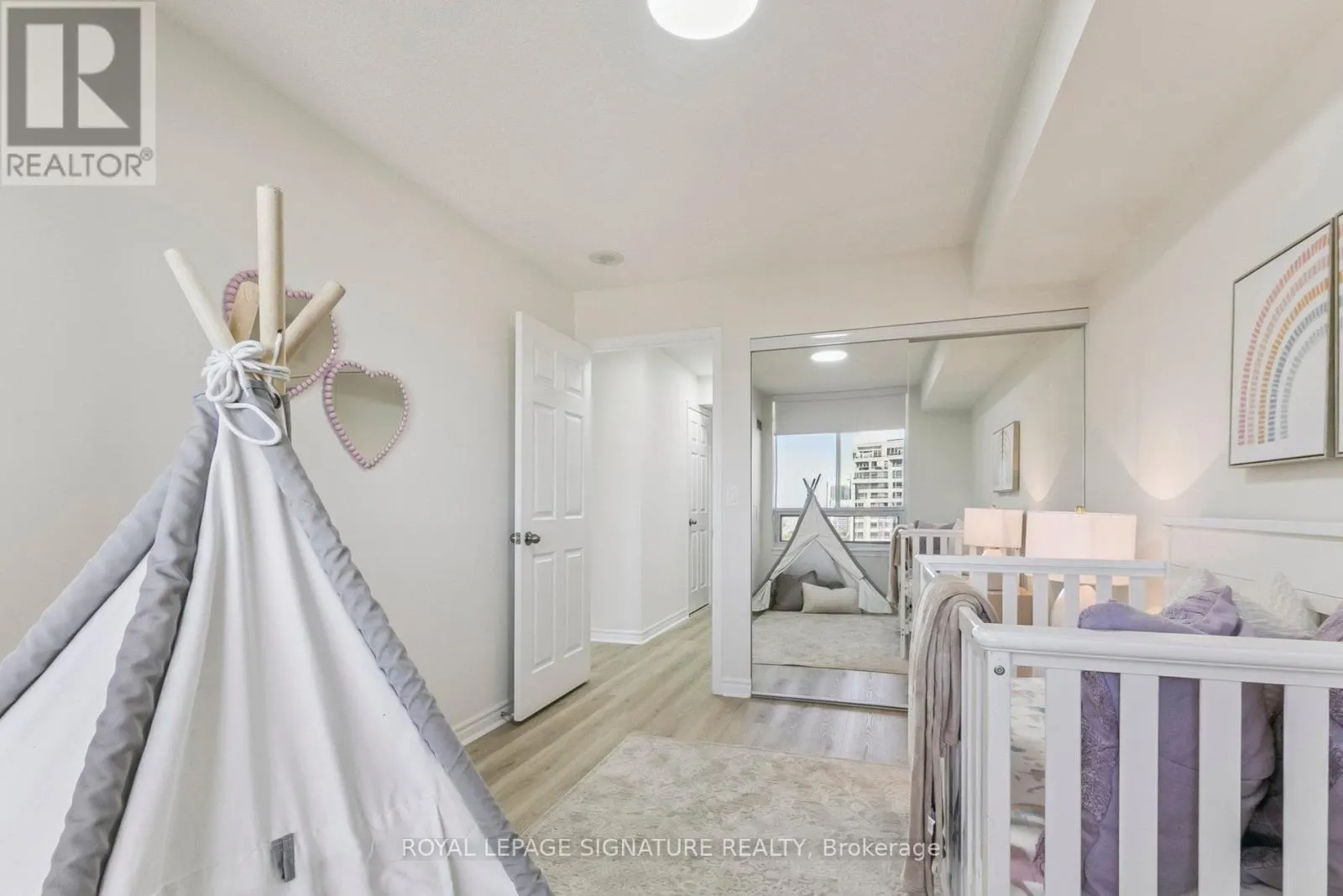 1307 - 18 KENASTON GARDENS