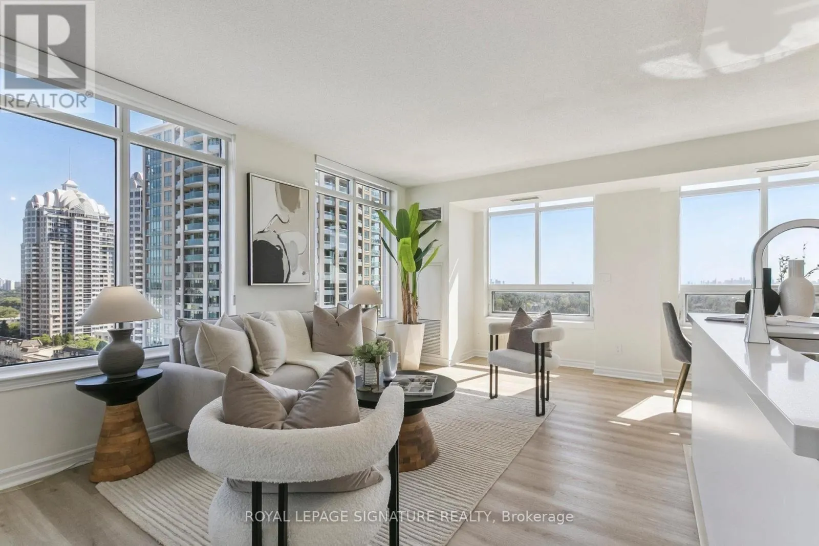 1307 - 18 KENASTON GARDENS