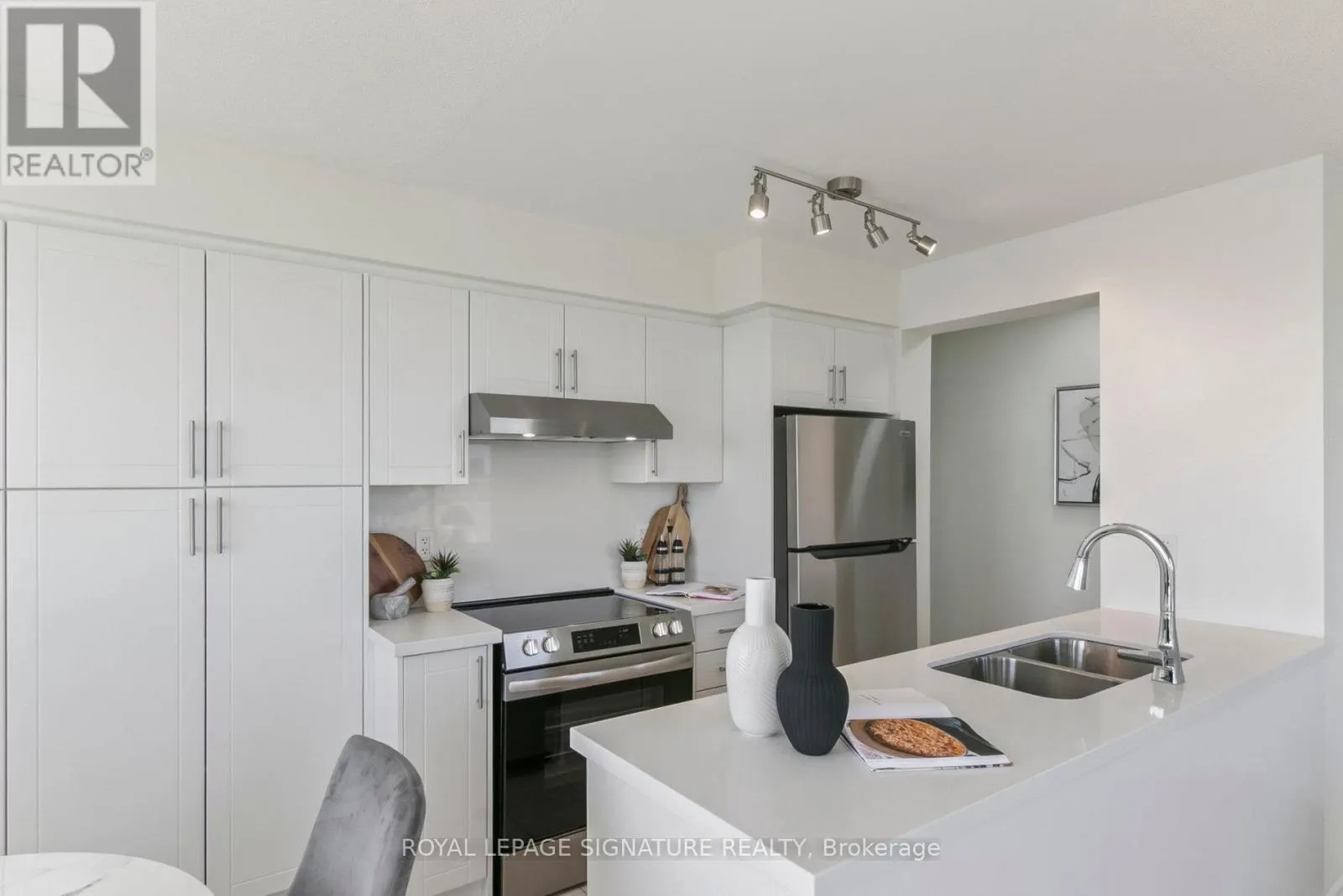 1307 - 18 KENASTON GARDENS