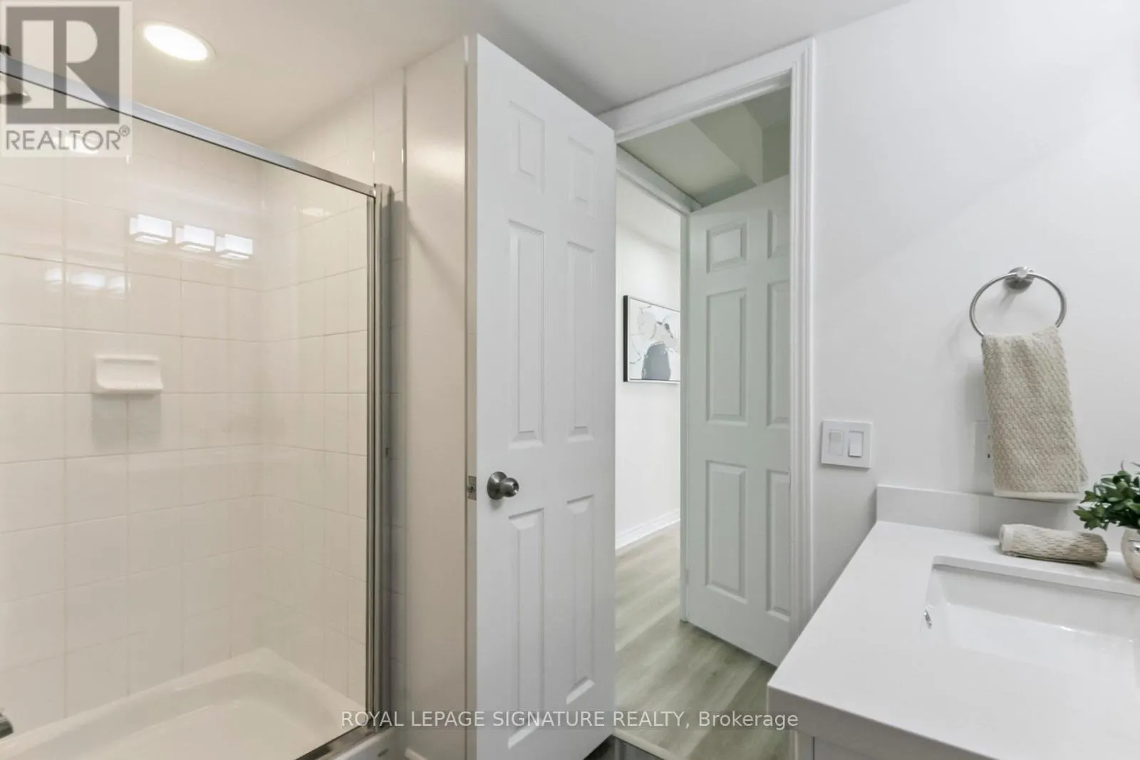 1307 - 18 KENASTON GARDENS
