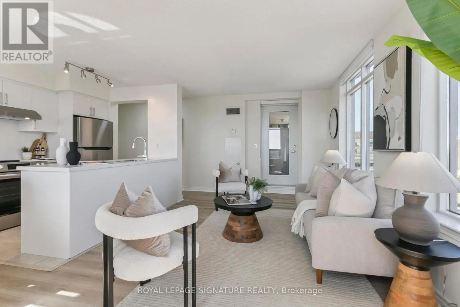 1307 - 18 KENASTON GARDENS
