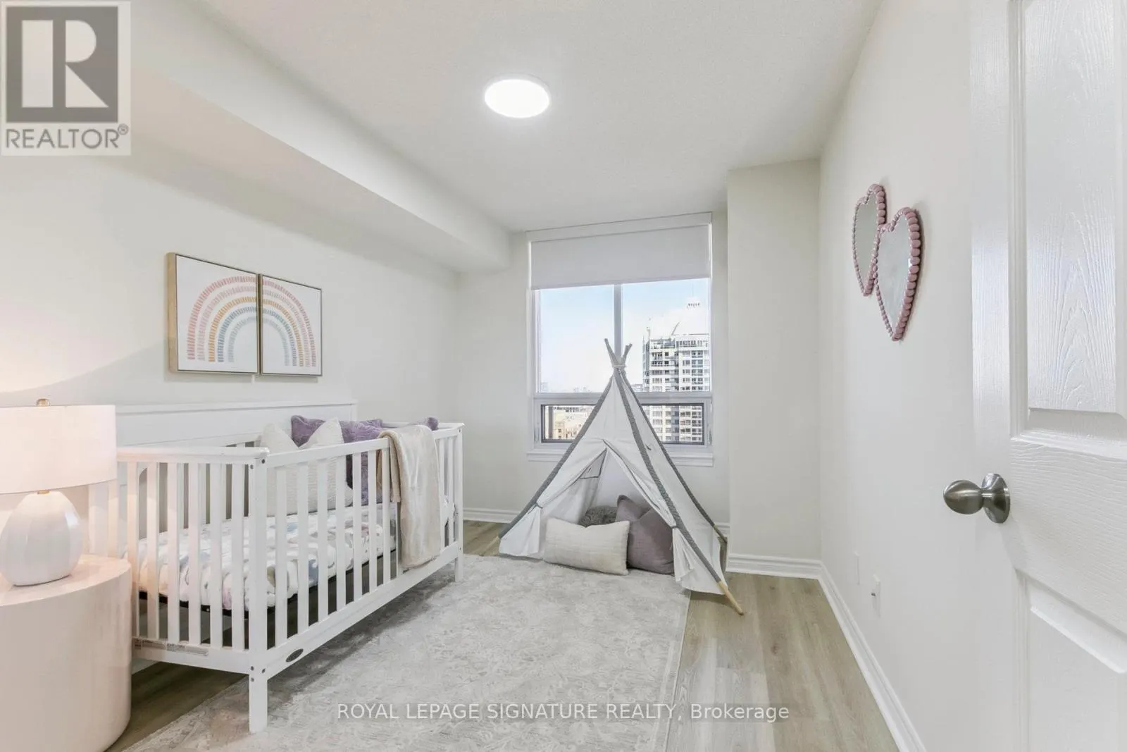 1307 - 18 KENASTON GARDENS
