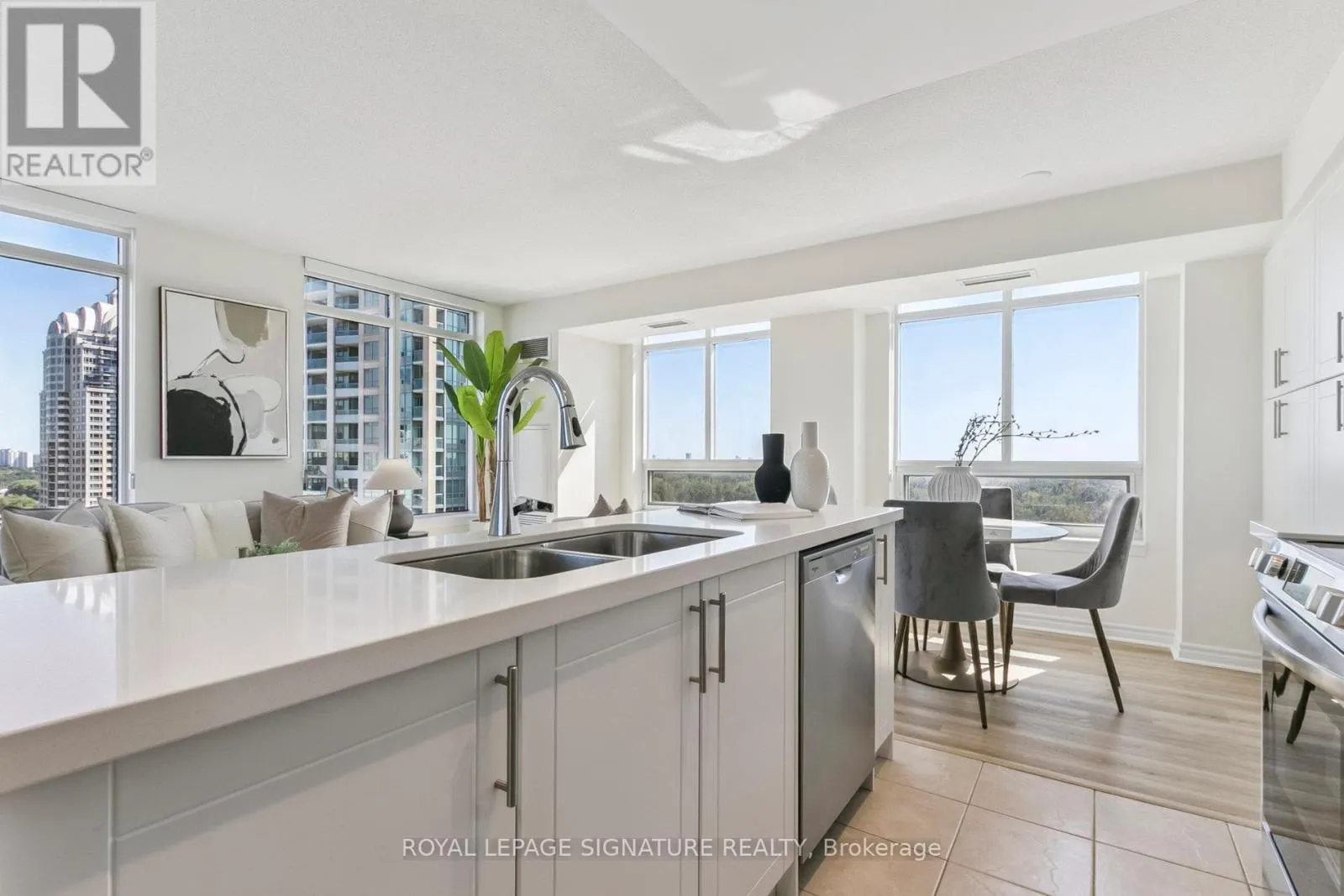 1307 - 18 KENASTON GARDENS