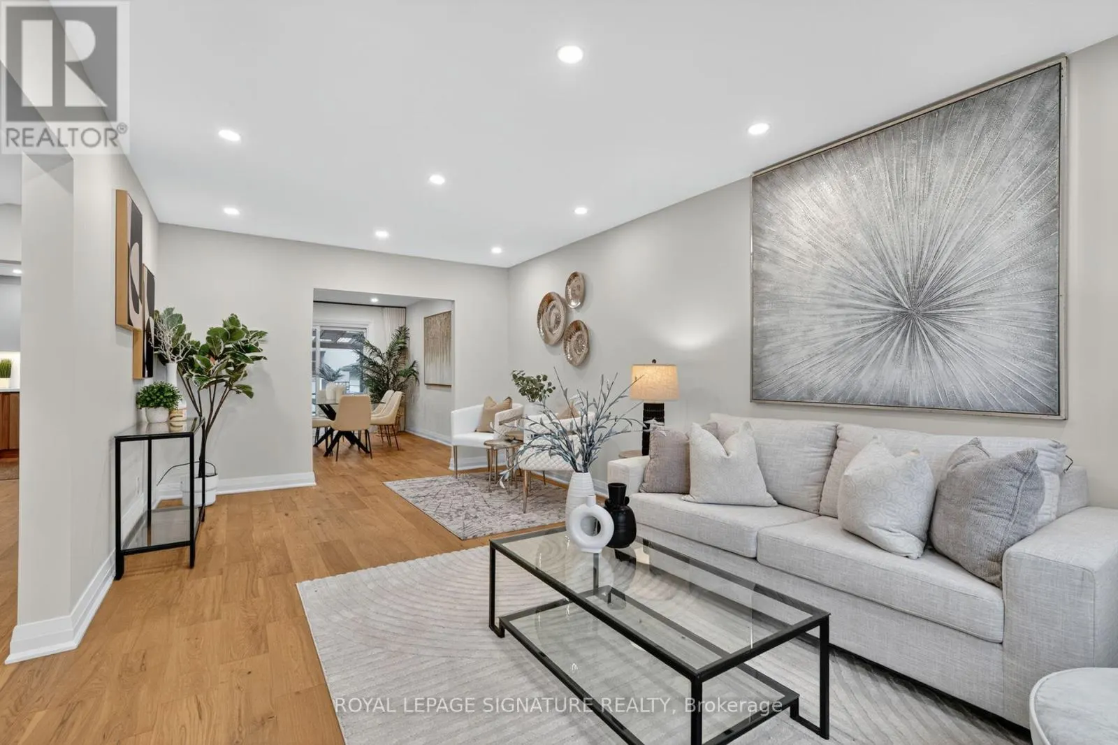 3 IPSWICH CRESCENT