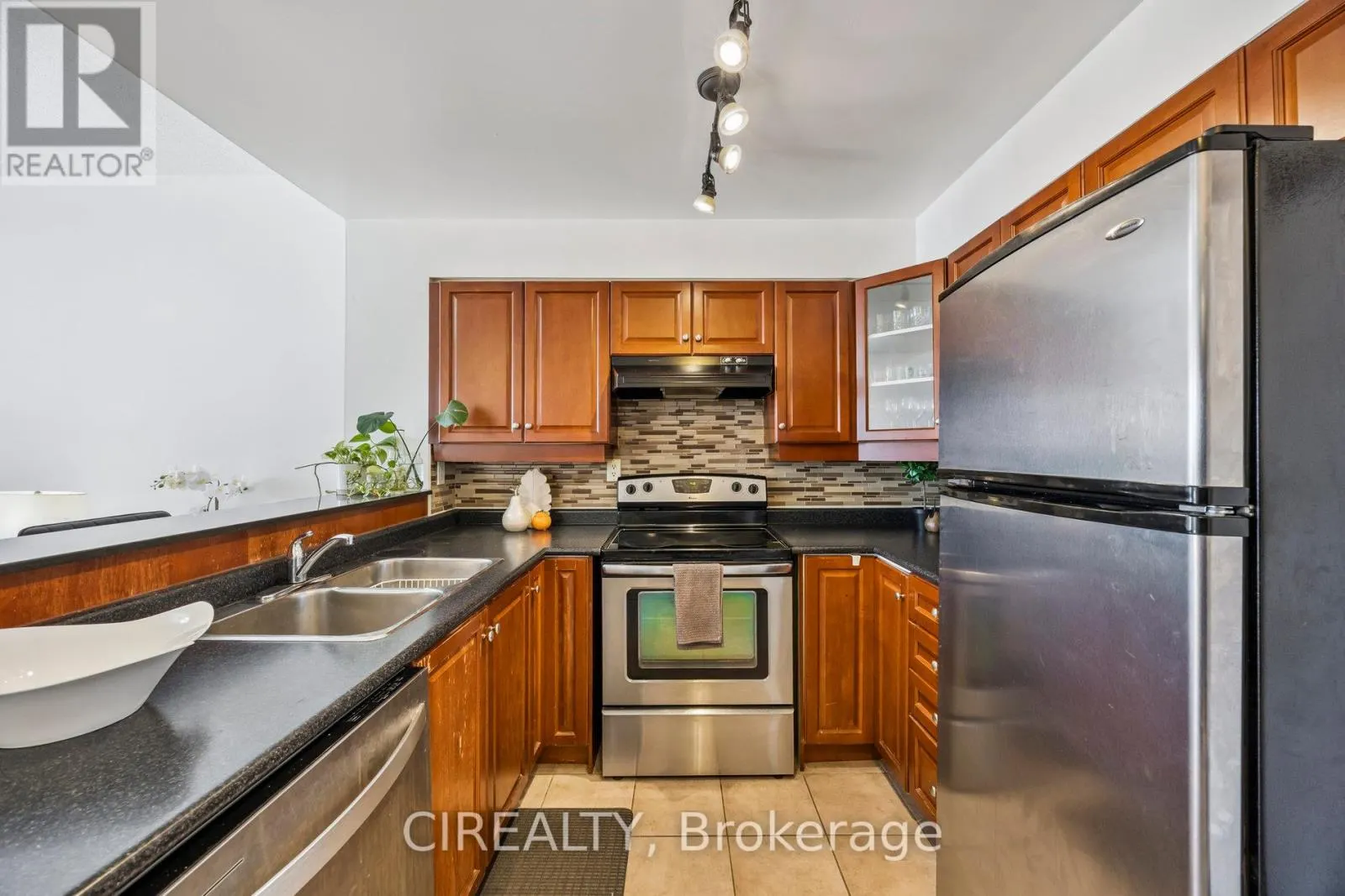 413 - 4200 BATHURST STREET