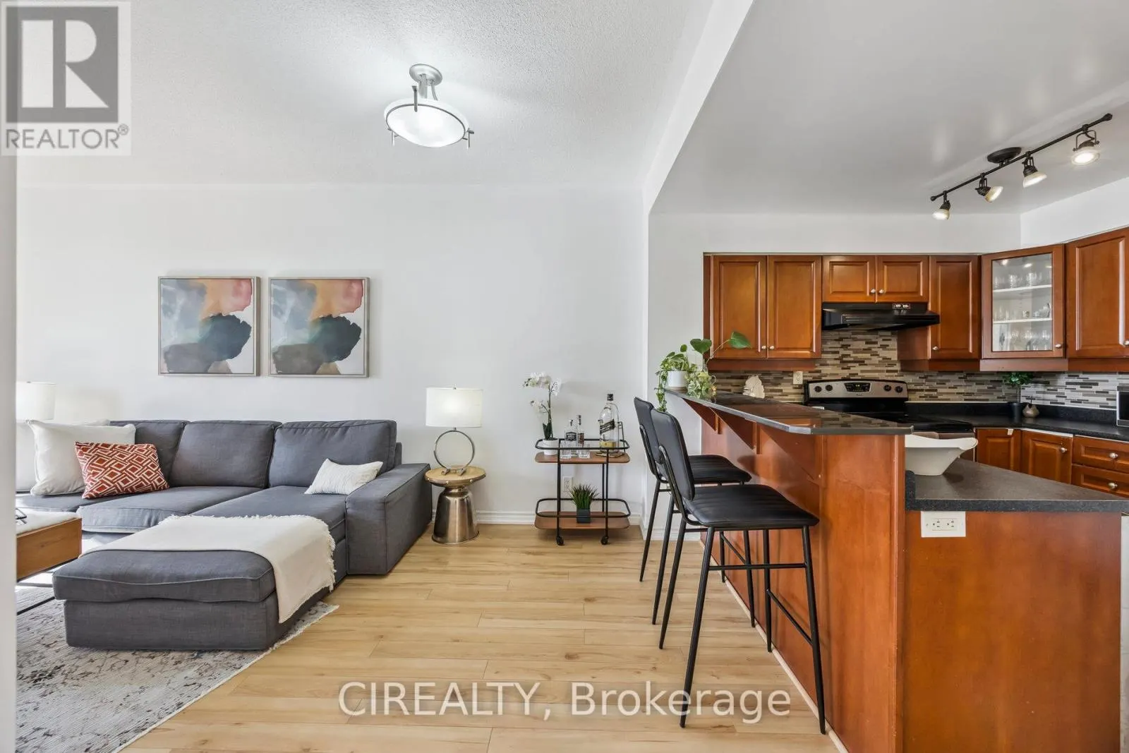 413 - 4200 BATHURST STREET