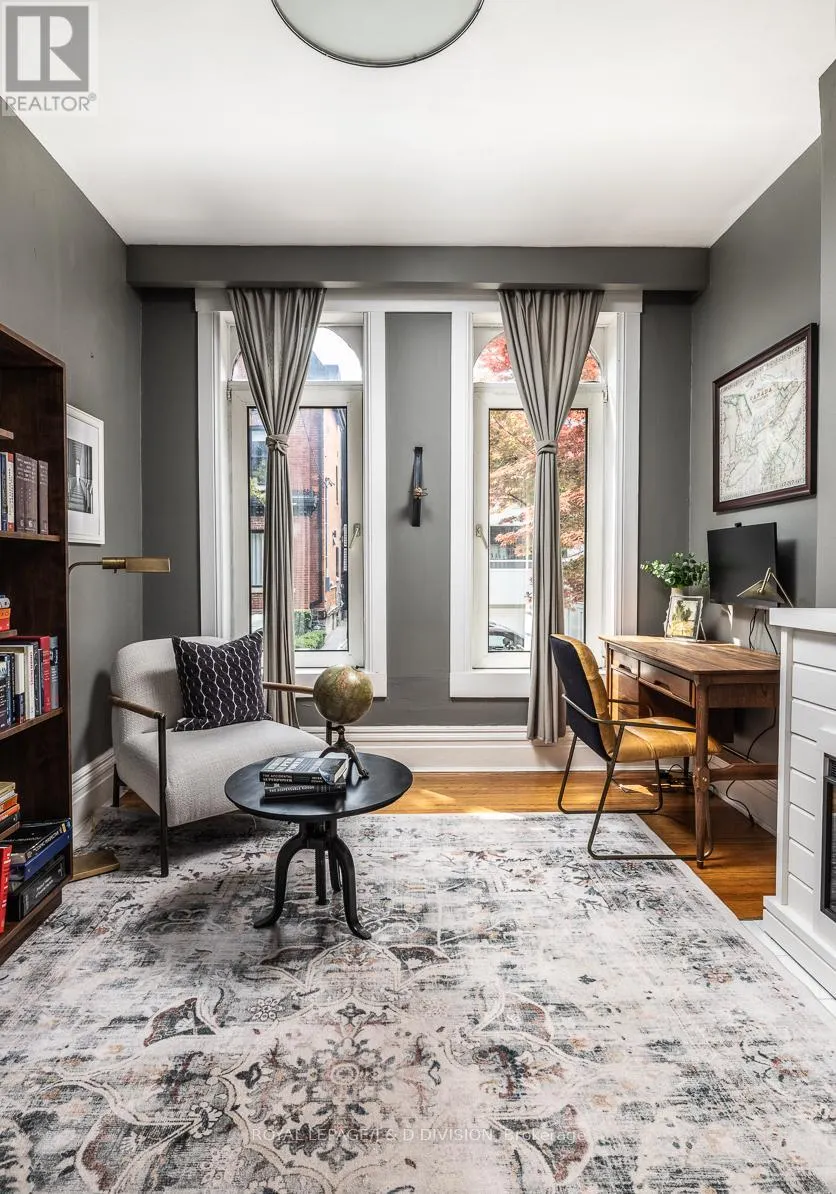 16 BOSWELL AVENUE