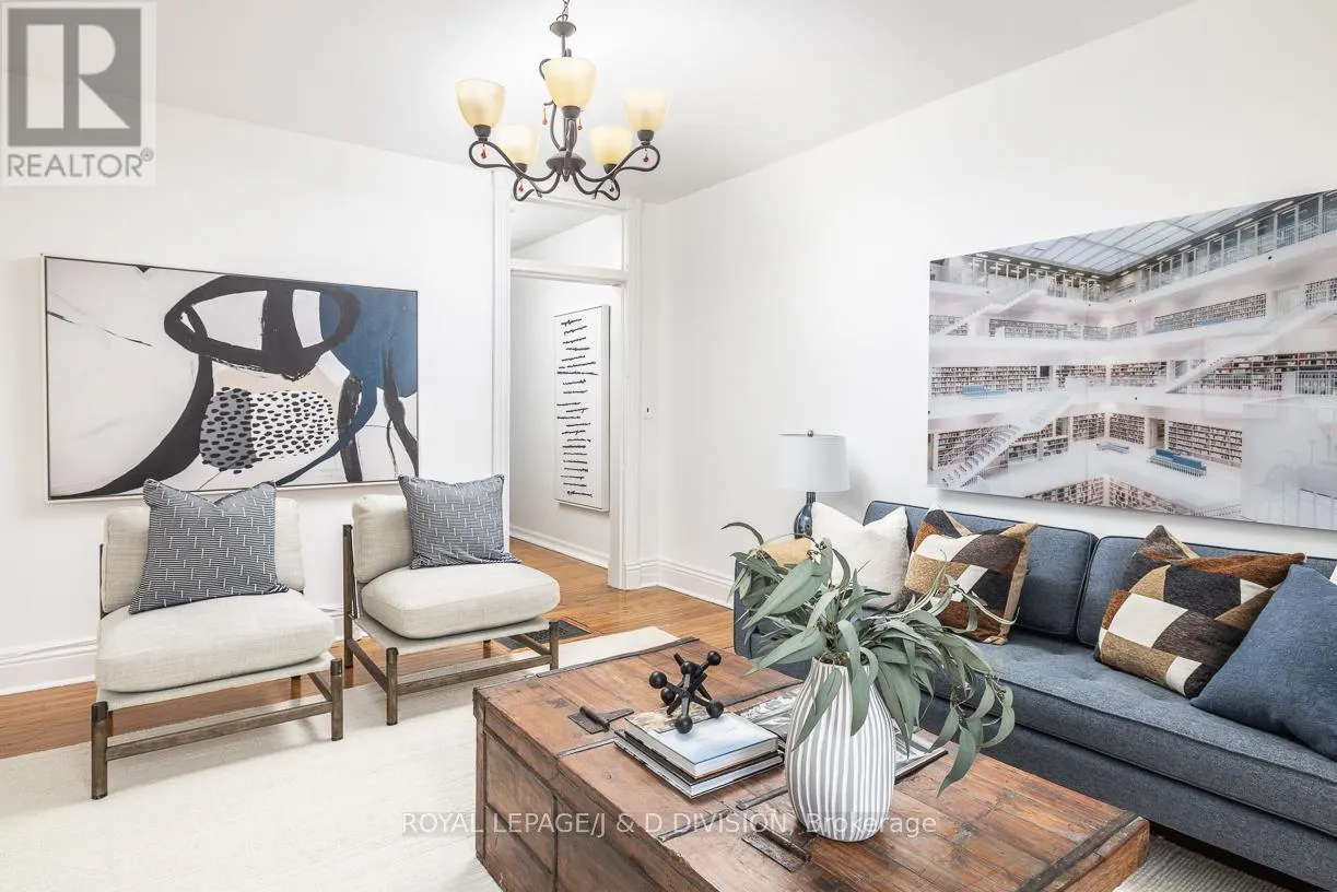 16 BOSWELL AVENUE