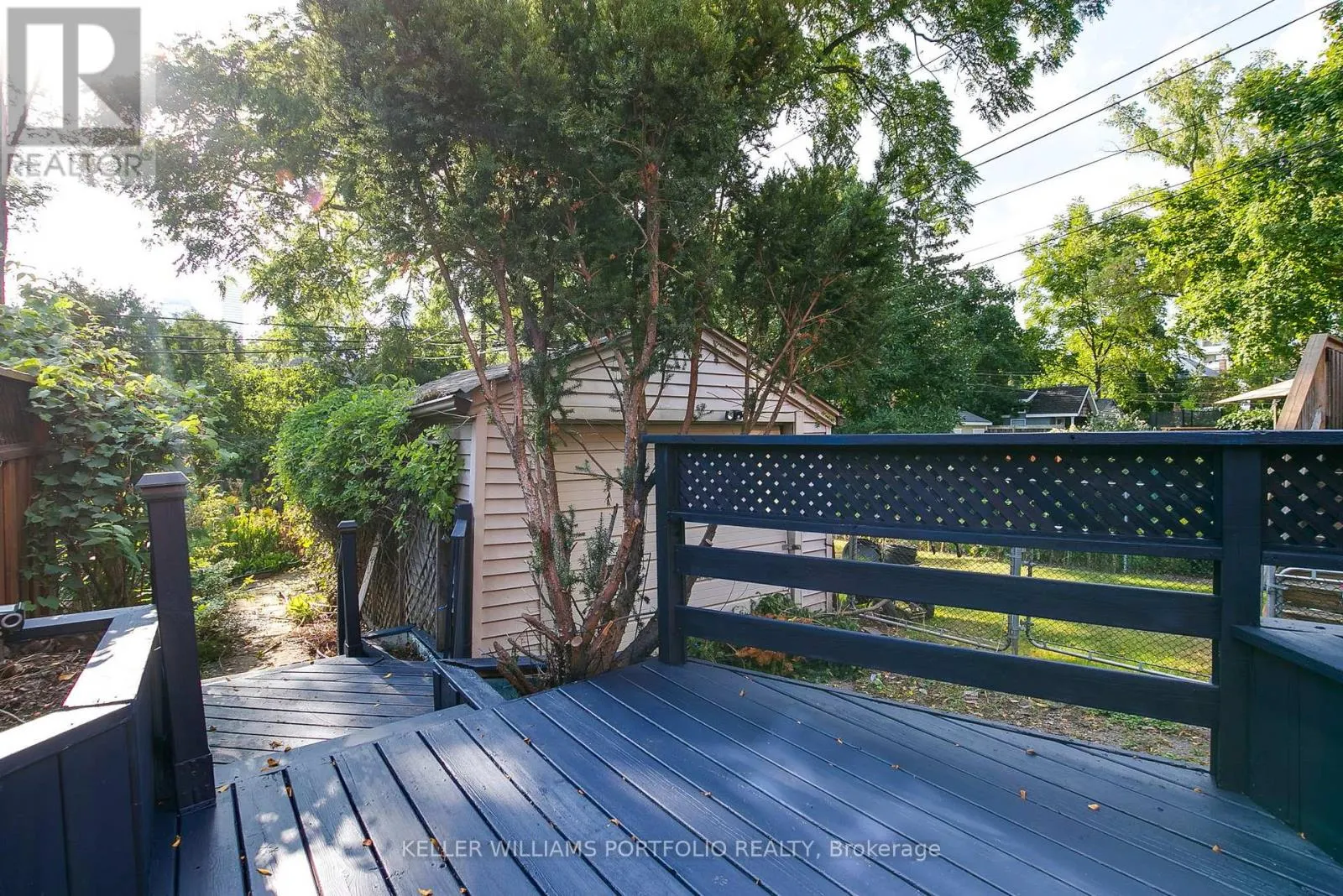 324 FORMAN AVENUE