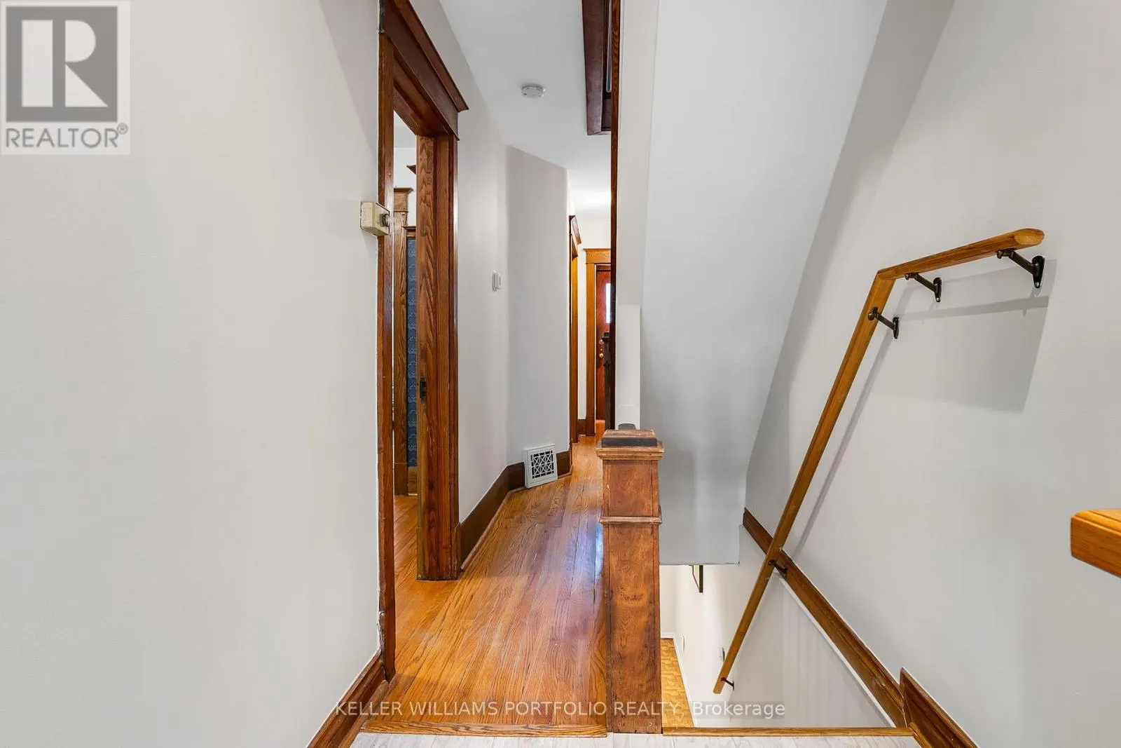 324 FORMAN AVENUE
