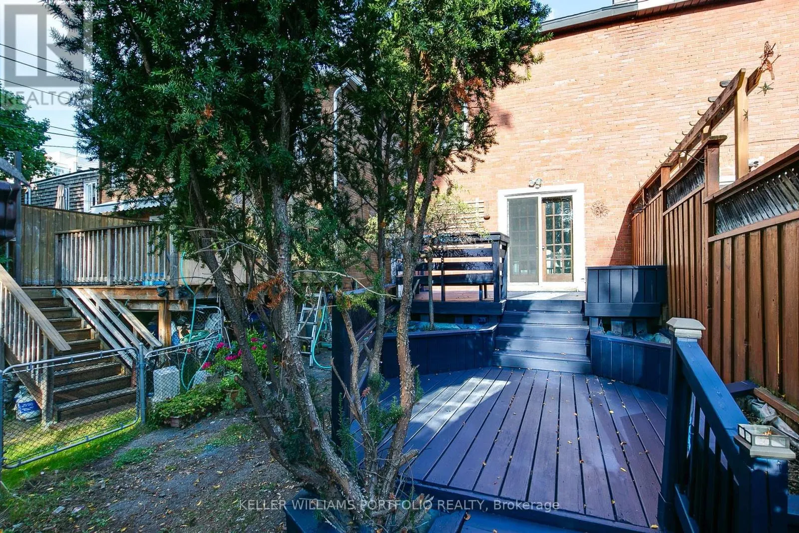 324 FORMAN AVENUE